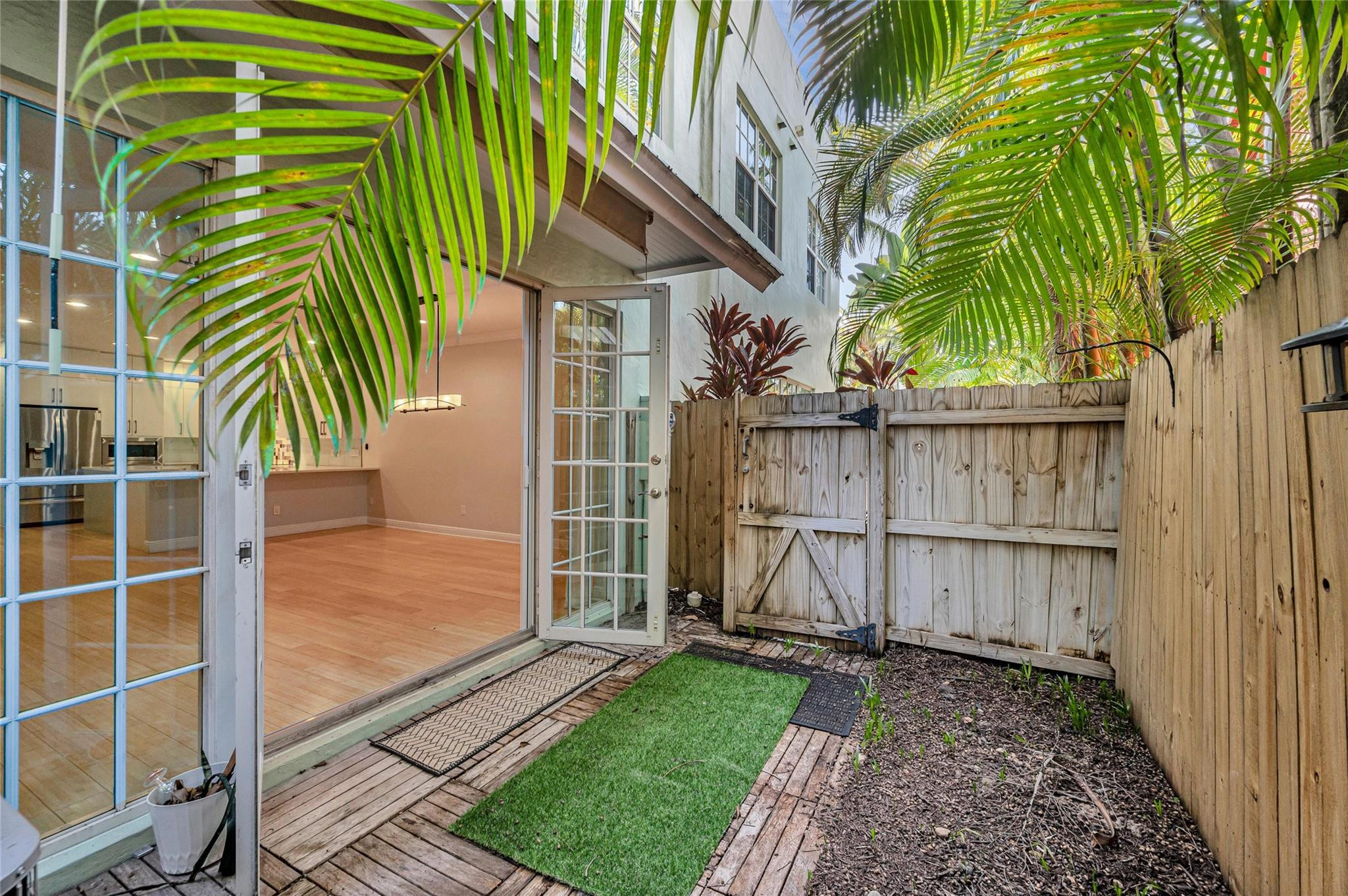 1617 NE 2ND, Fort Lauderdale FL 33301