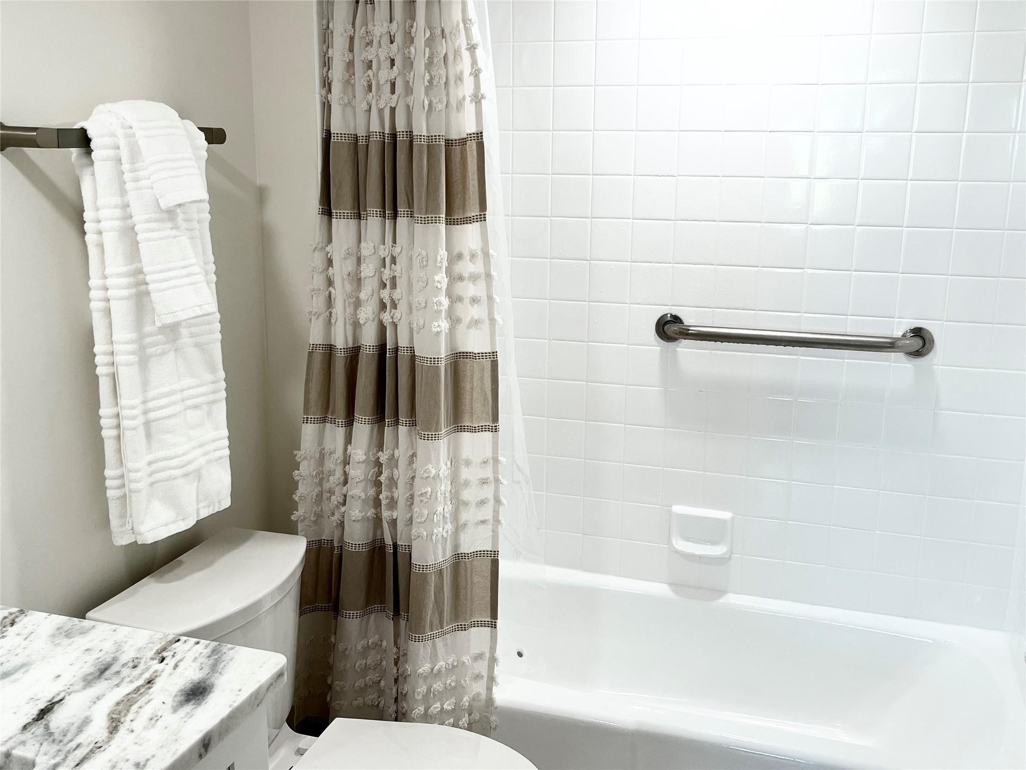 40 NE PLANTATION #410, Hutchinson Island FL 34996