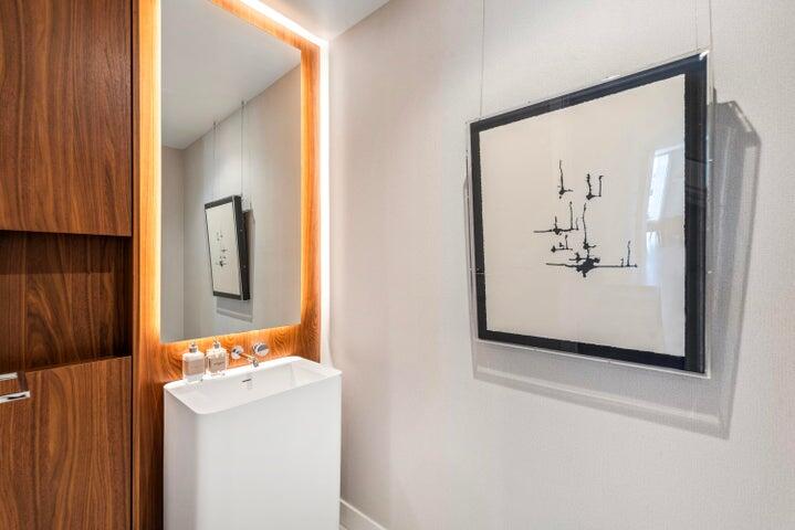 220 SE Mizner #424, Boca Raton FL 33432