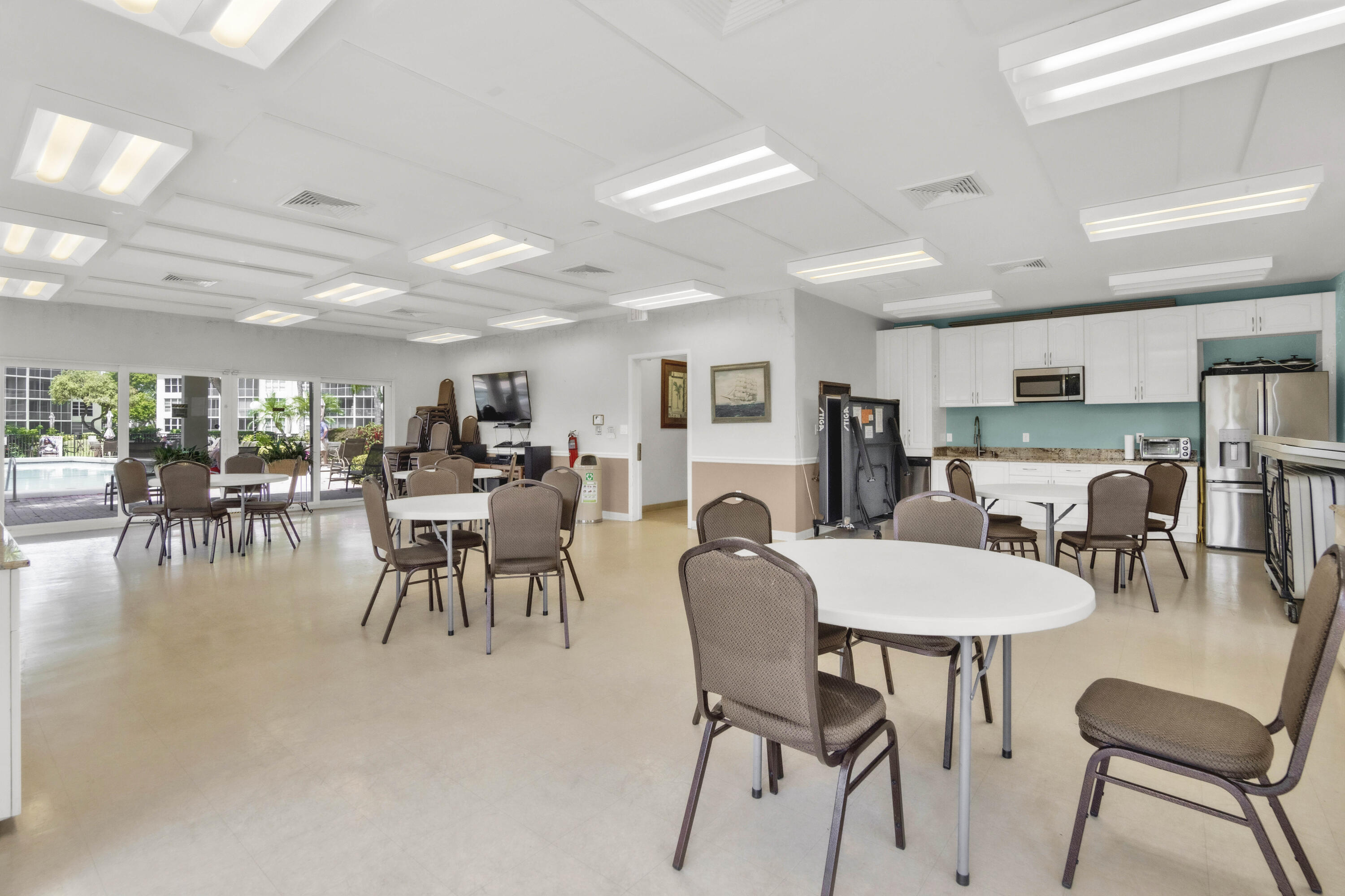 3000 NE 48TH #402, Lighthouse Point FL 33064