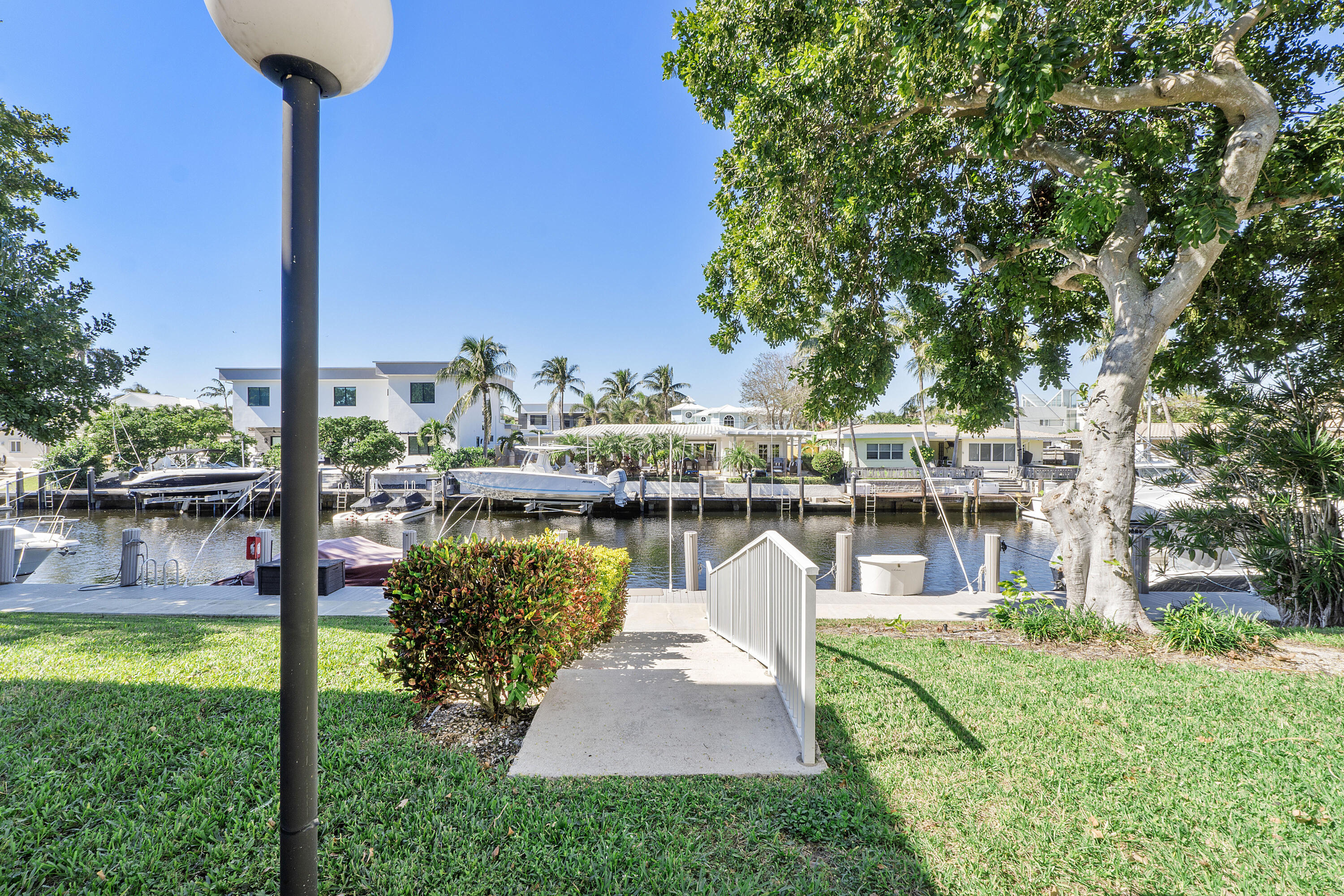 3000 NE 48TH #402, Lighthouse Point FL 33064