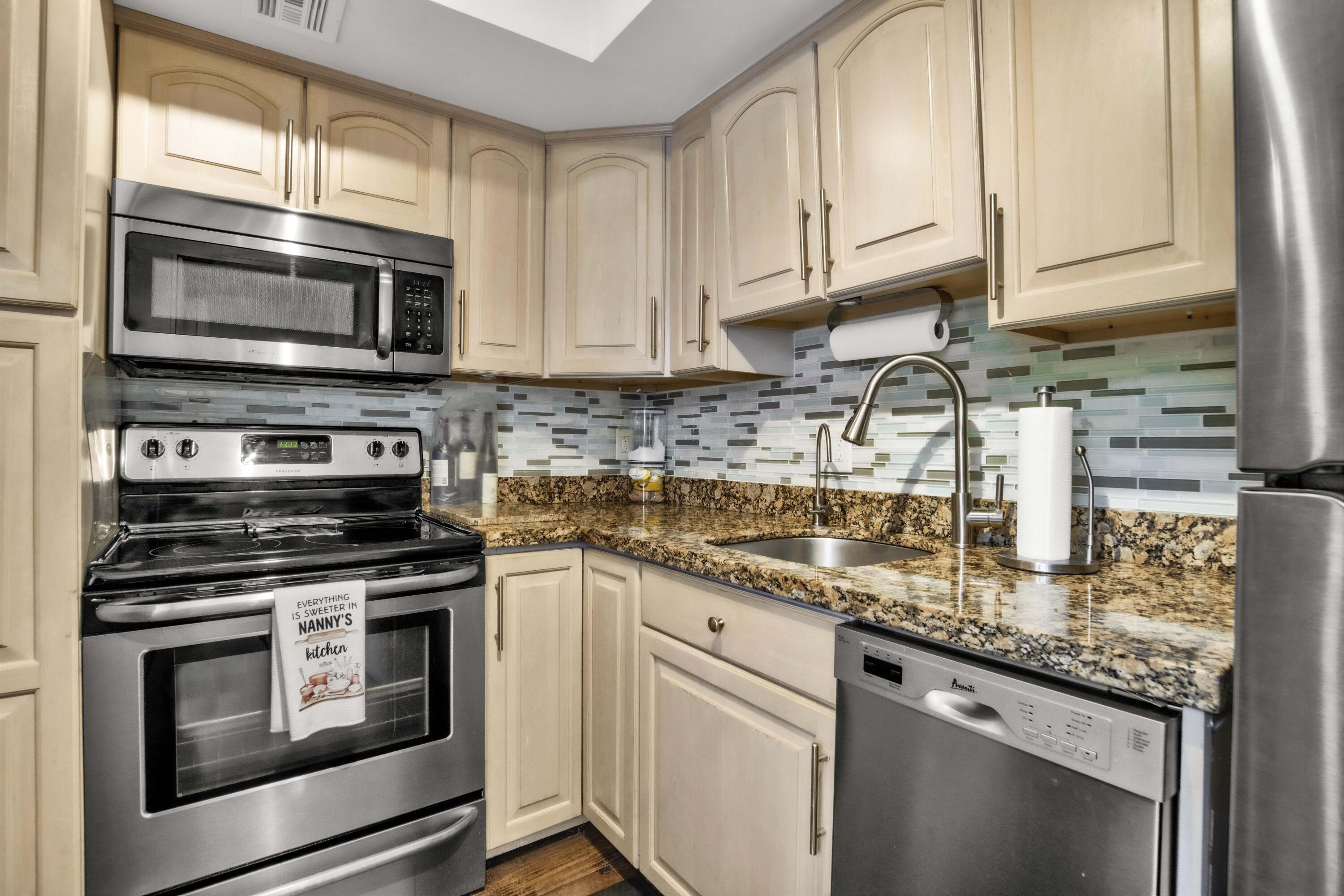 3000 NE 48TH #402, Lighthouse Point FL 33064