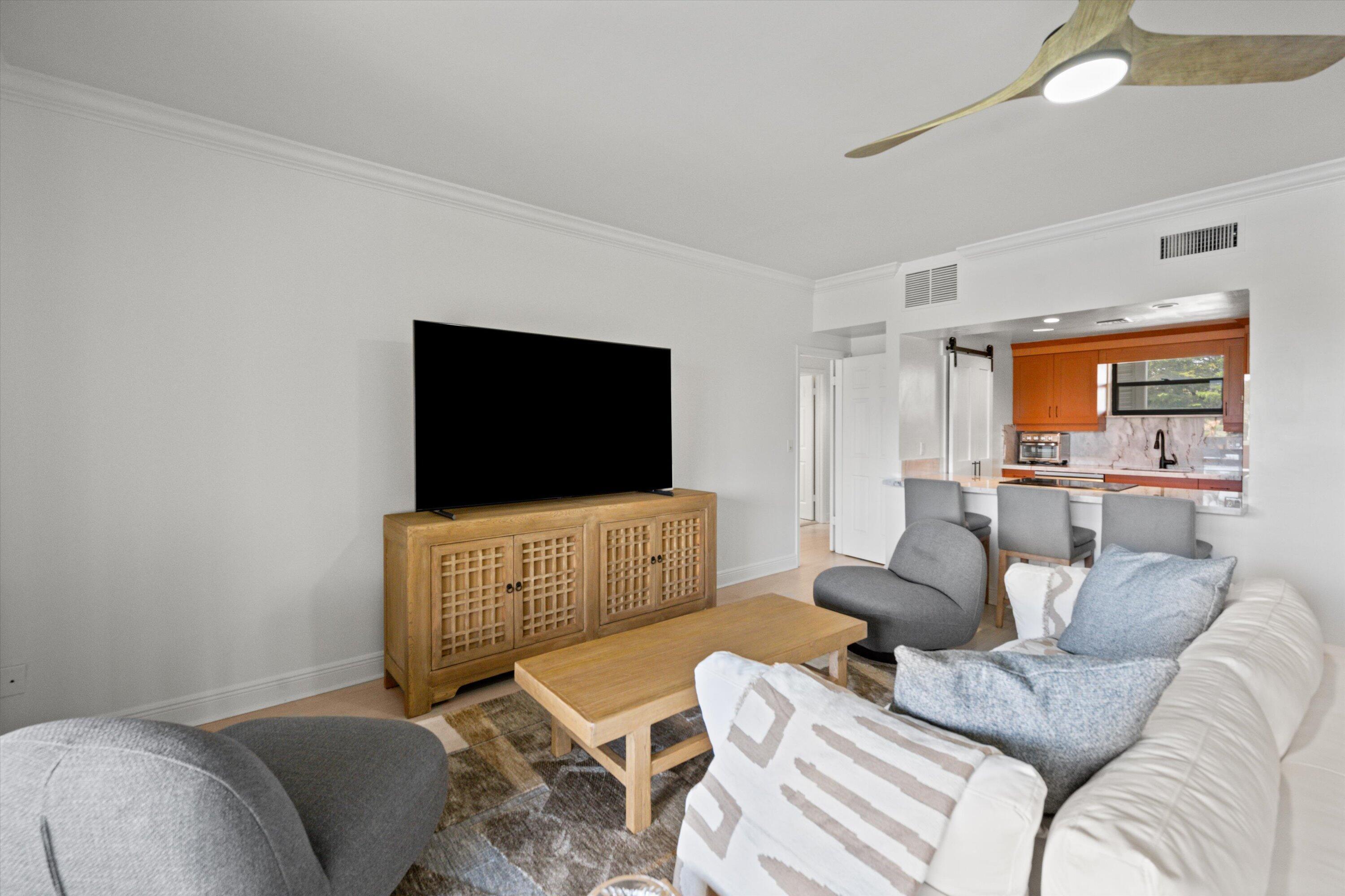 11842 PEBBLEWOOD #202, Wellington FL 33414