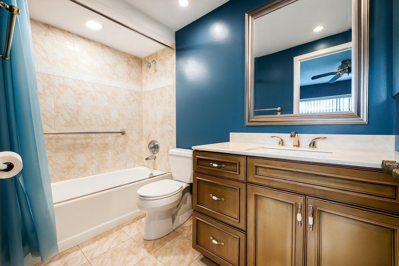 5041 W OAKLAND PARK #111, Lauderdale Lakes FL 33313