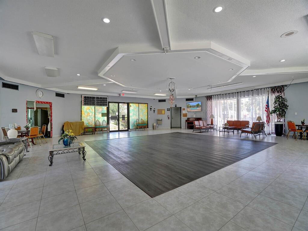 5041 W OAKLAND PARK #111, Lauderdale Lakes FL 33313