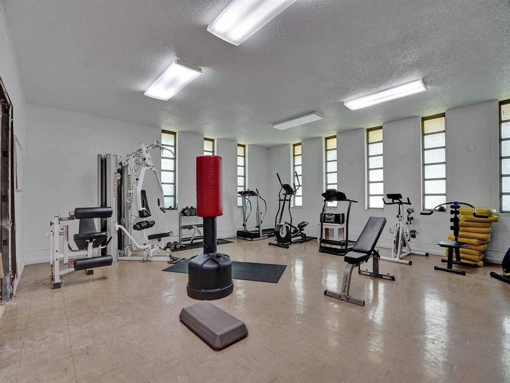 5041 W OAKLAND PARK #111, Lauderdale Lakes FL 33313