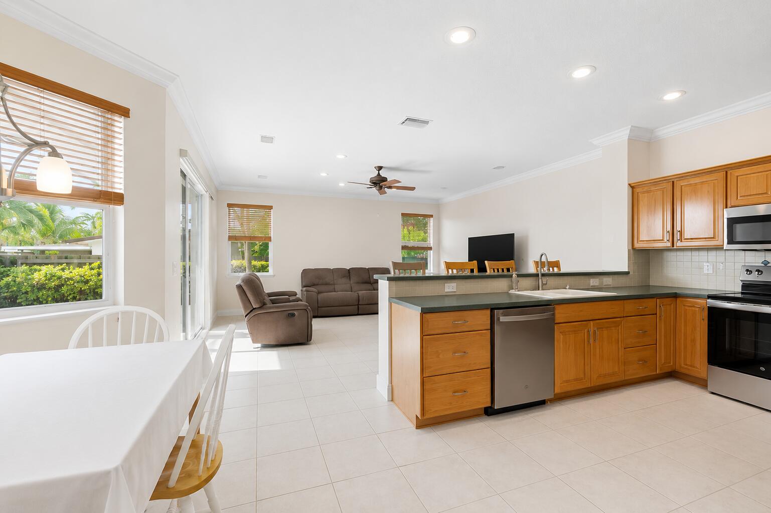 517 SE 7TH, Deerfield Beach FL 33441