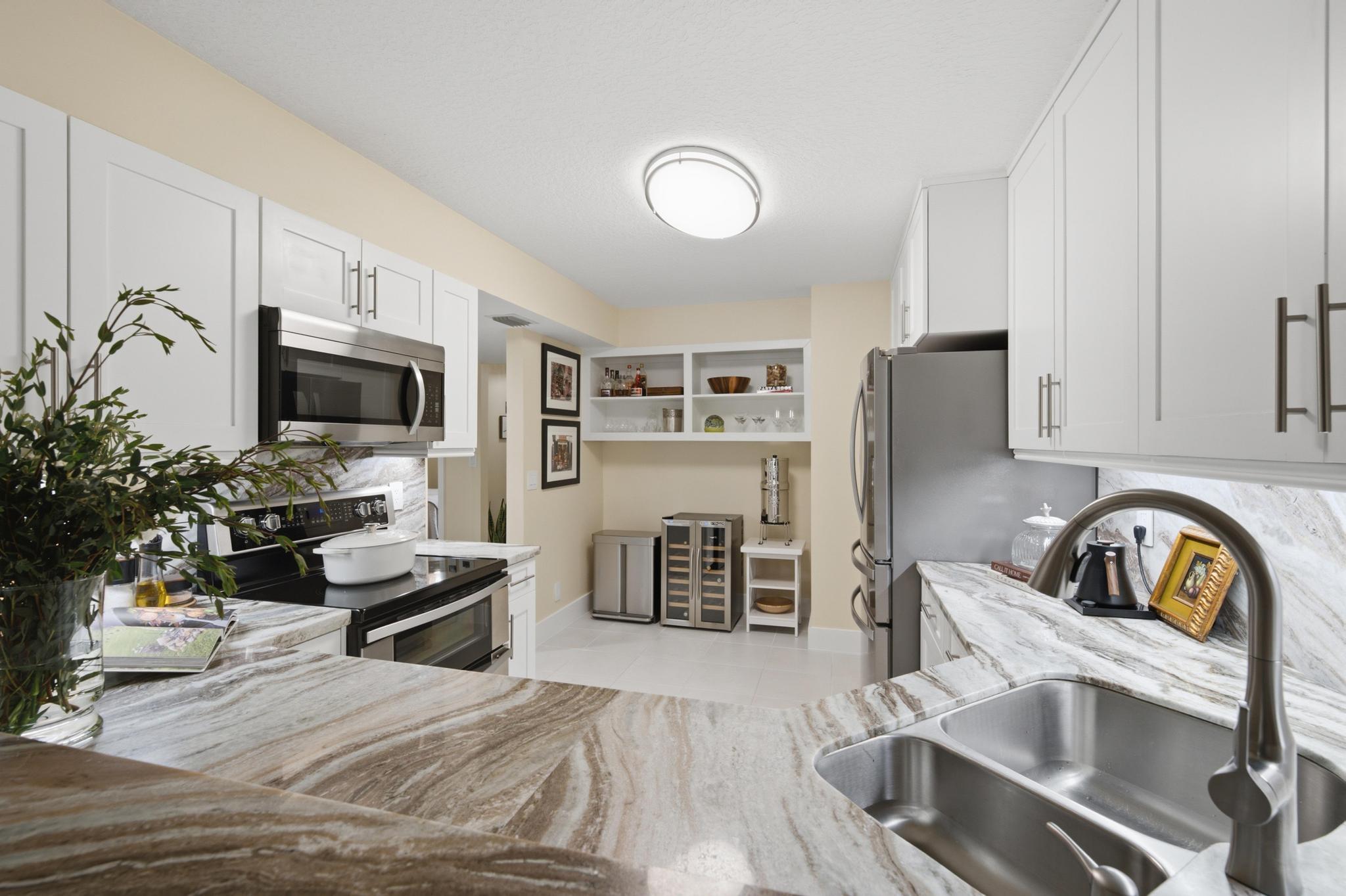 7232 FAIRFAX #205, Tamarac FL 33321