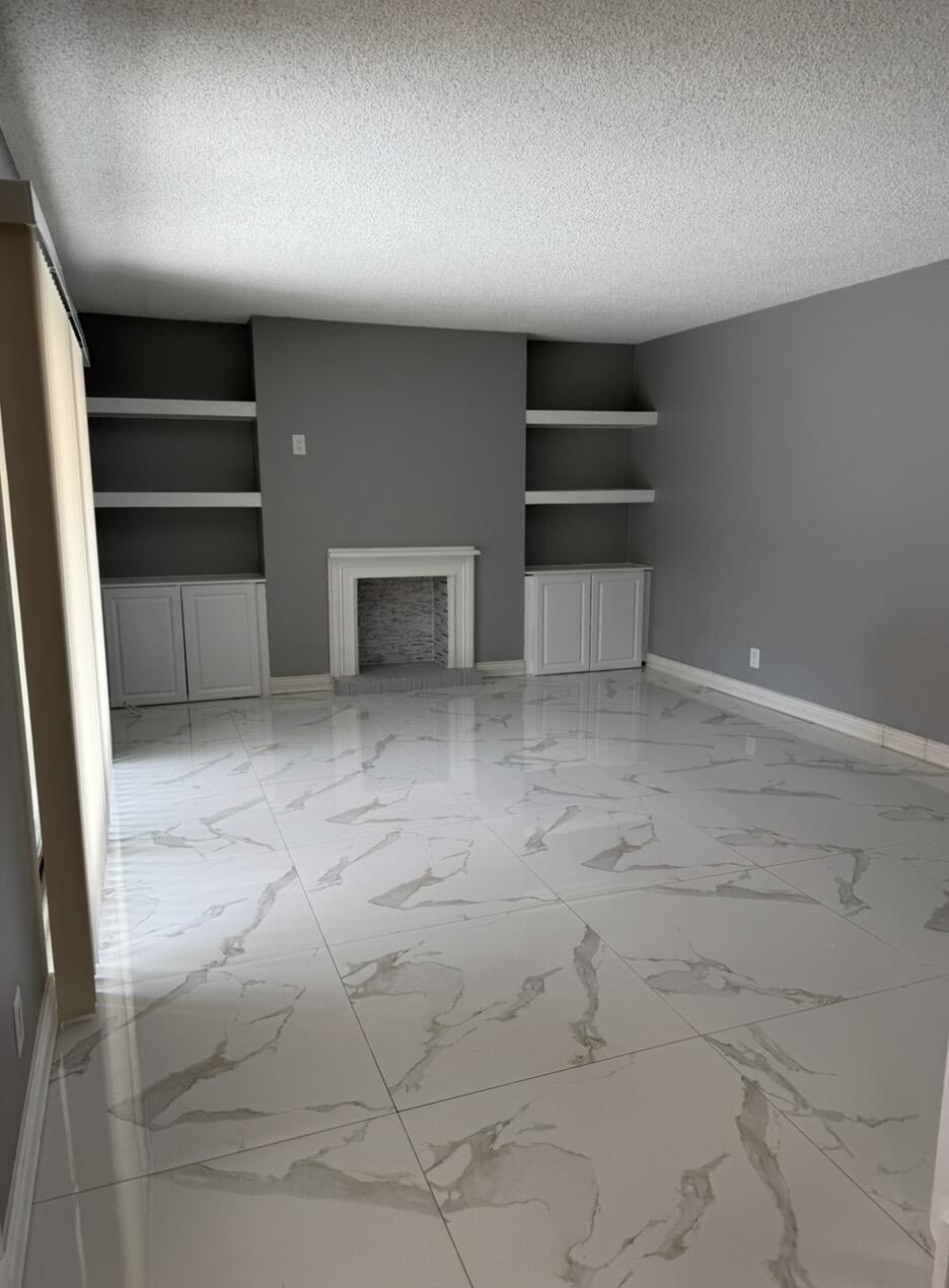 232 WOODLAND, Palm Springs FL 33461
