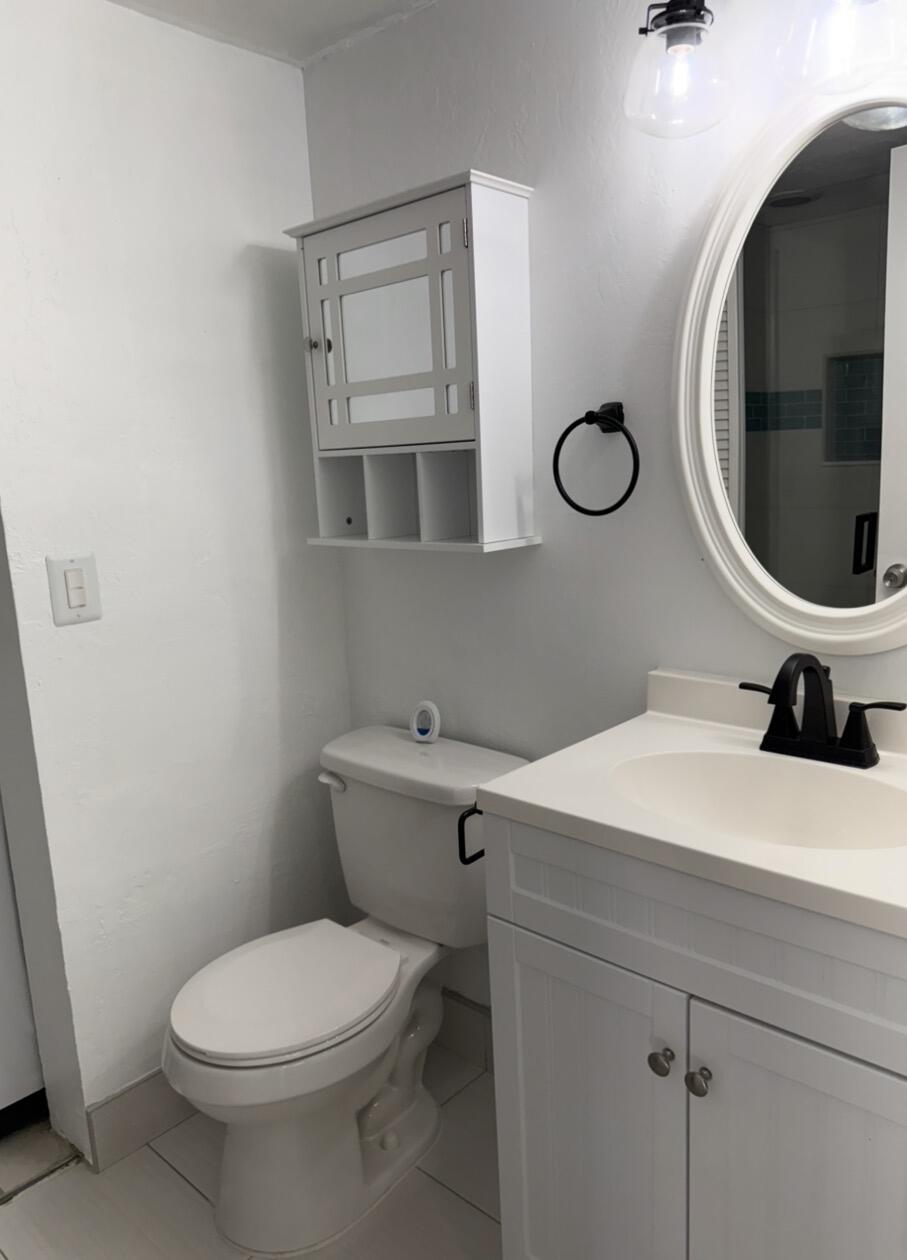 232 WOODLAND, Palm Springs FL 33461