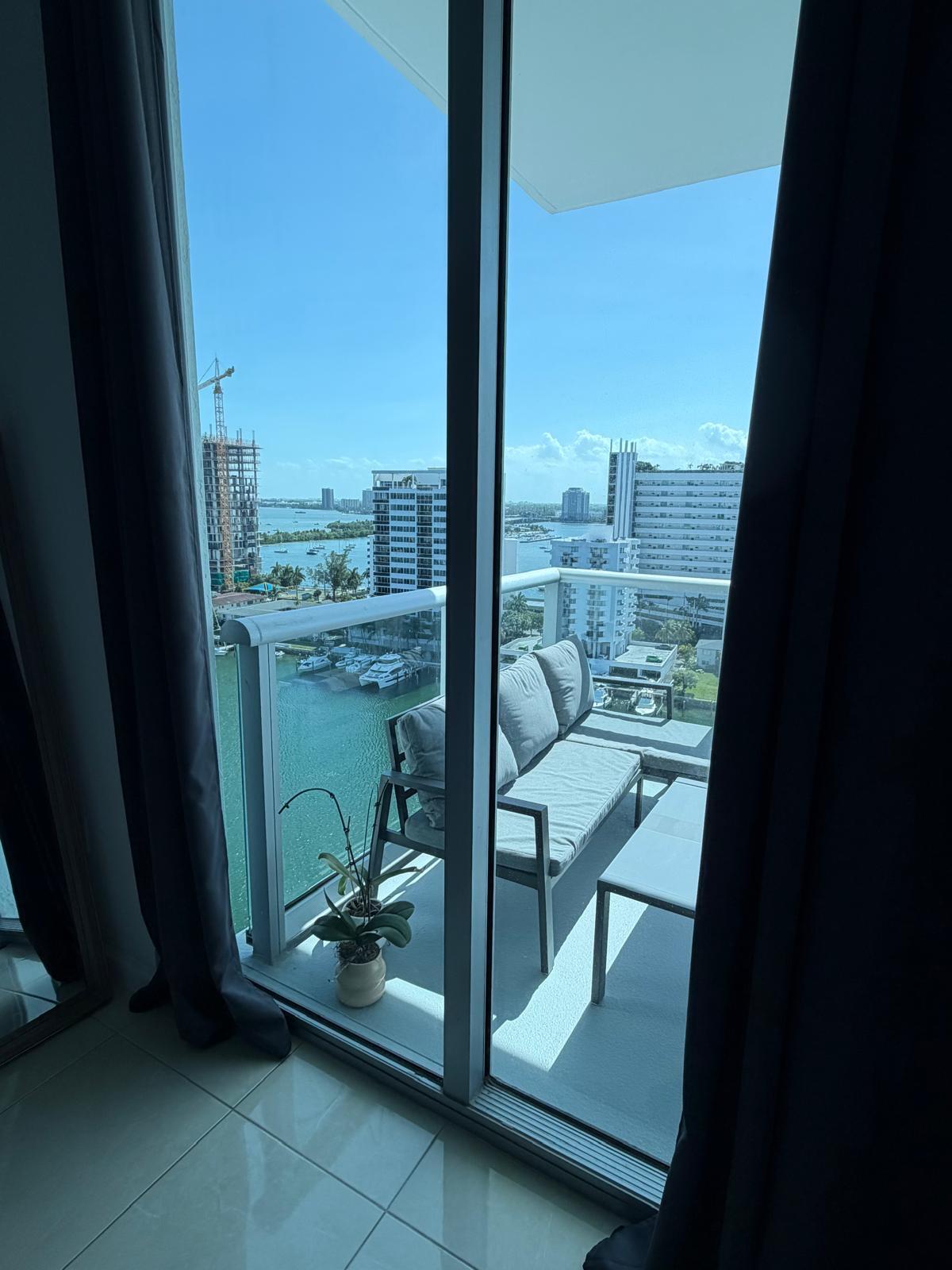 7930 EAST #1506, North Bay Village FL 33141