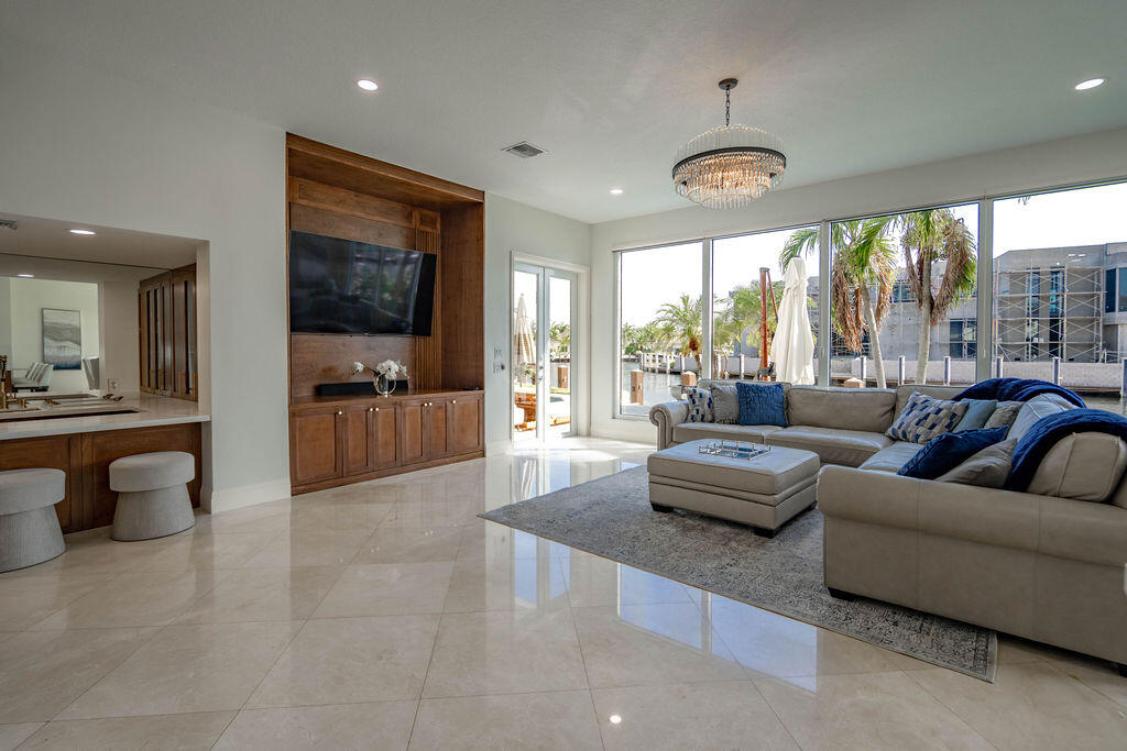 2530 NE 31ST, Lighthouse Point FL 33064