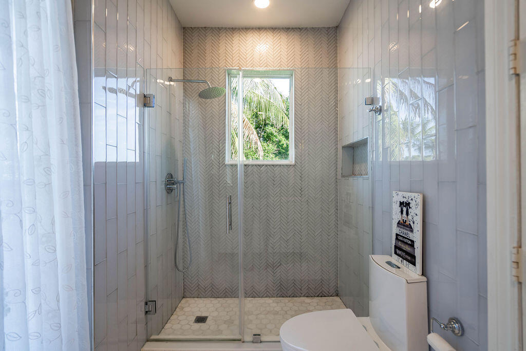 2530 NE 31ST, Lighthouse Point FL 33064