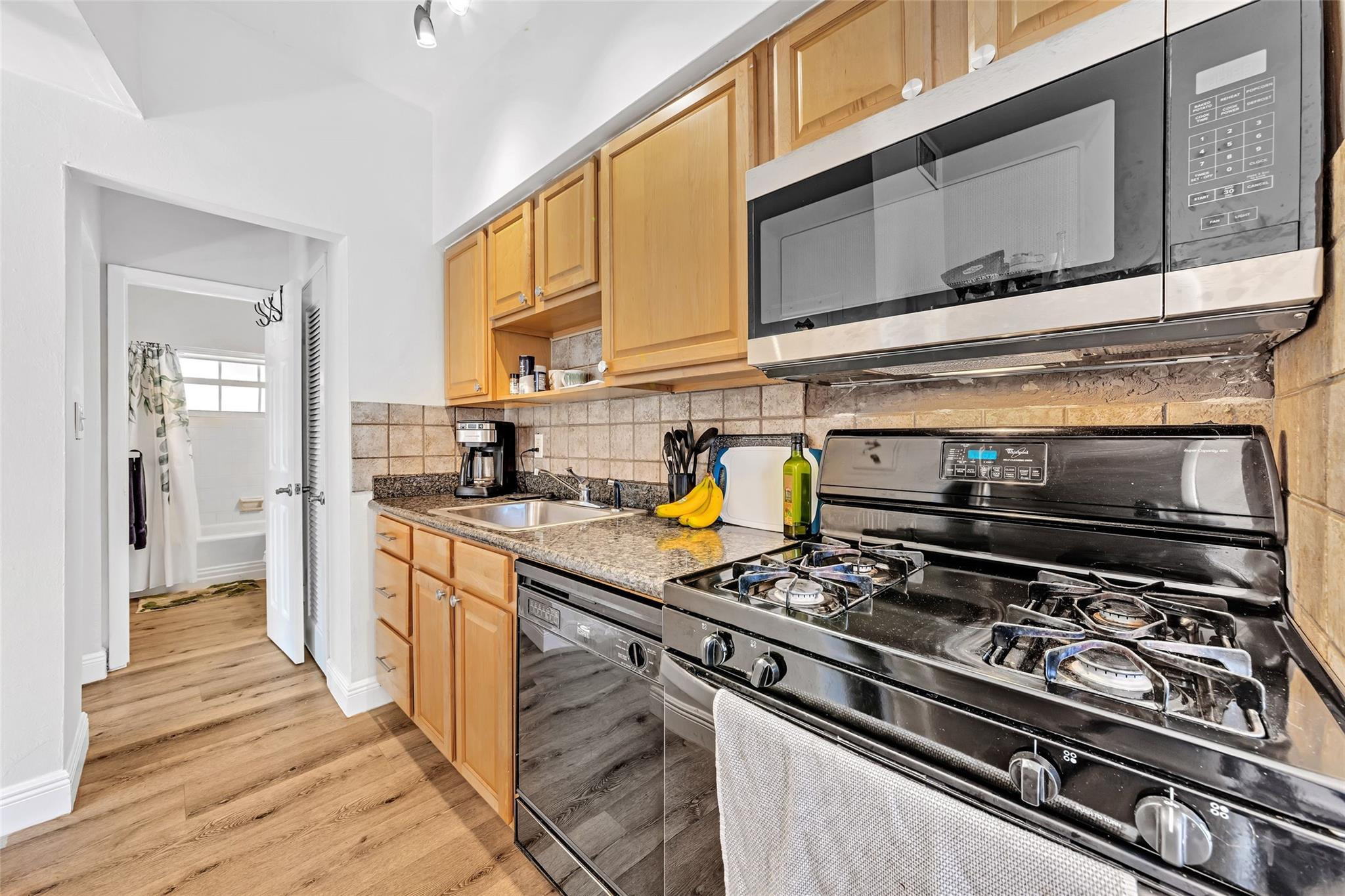 805 NE 17th #4, Fort Lauderdale FL 33304