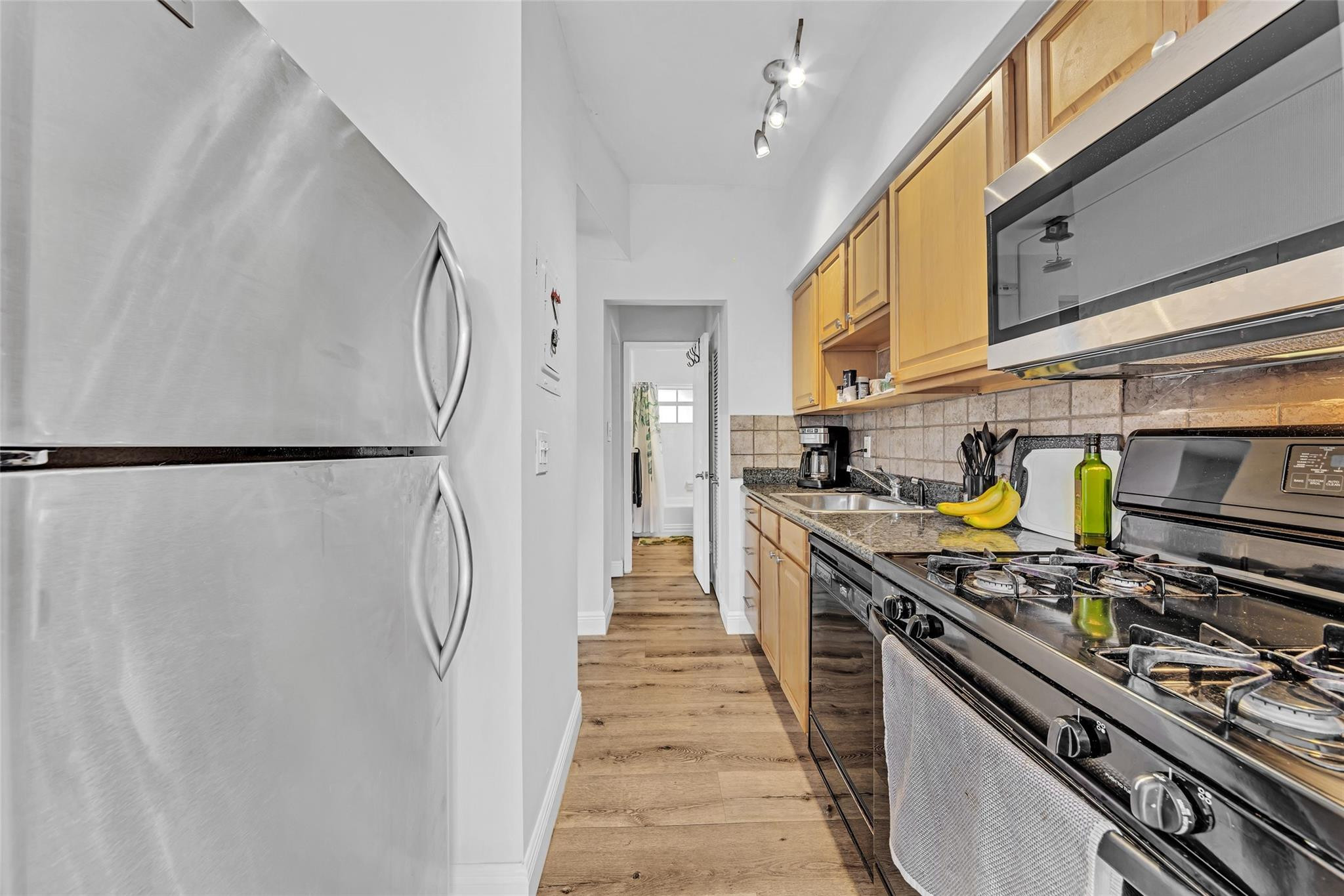 805 NE 17th #4, Fort Lauderdale FL 33304