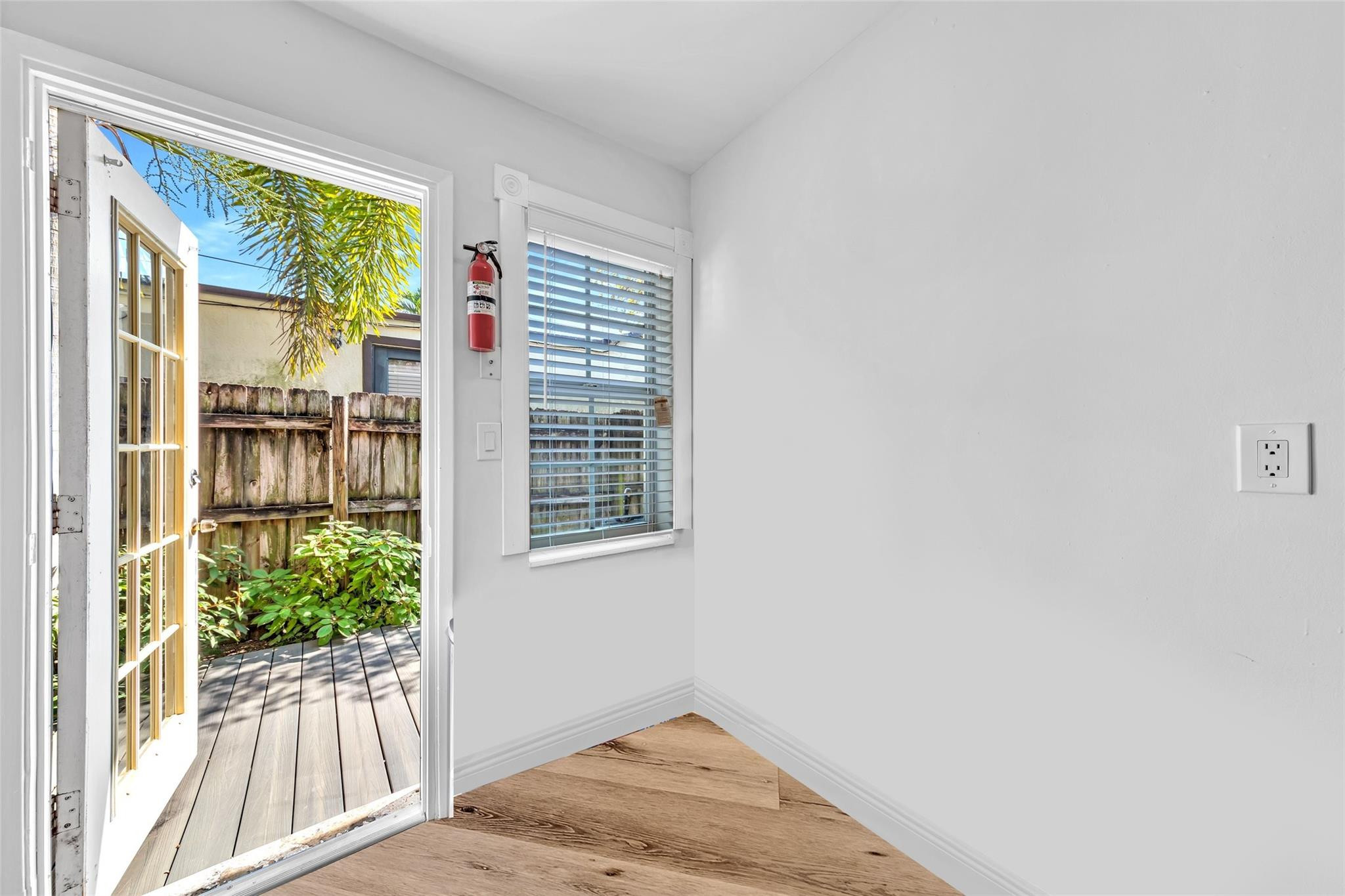 805 NE 17th #4, Fort Lauderdale FL 33304