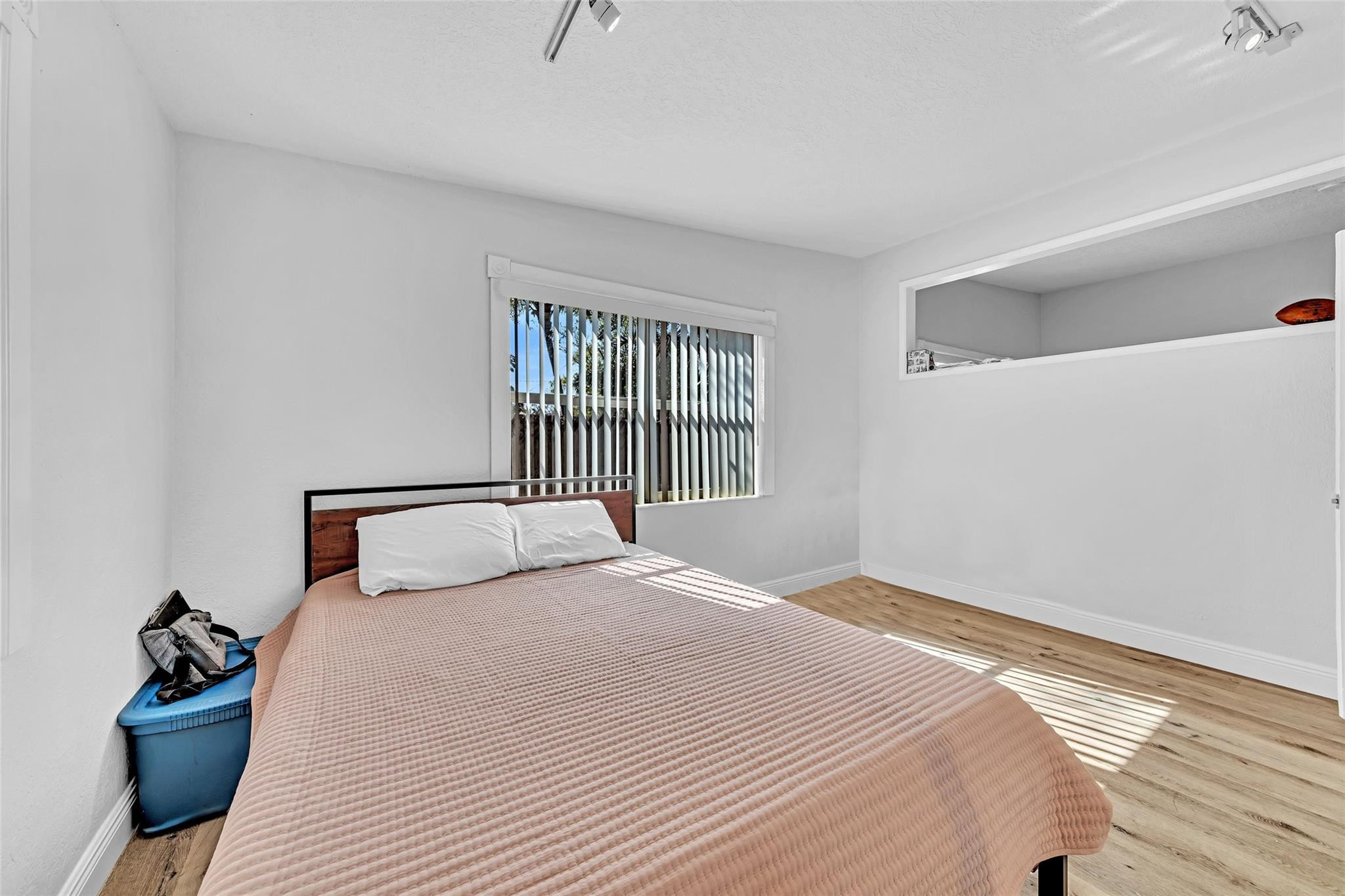 805 NE 17th #4, Fort Lauderdale FL 33304