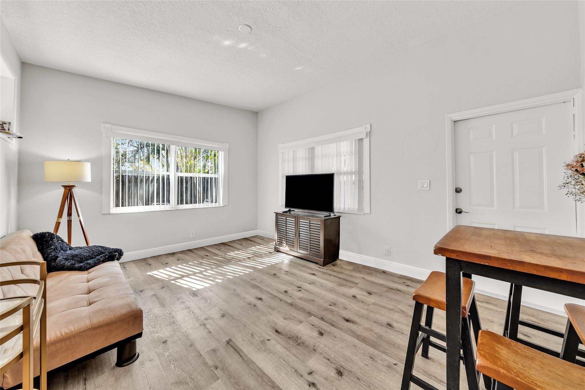 805 NE 17th #4, Fort Lauderdale FL 33304