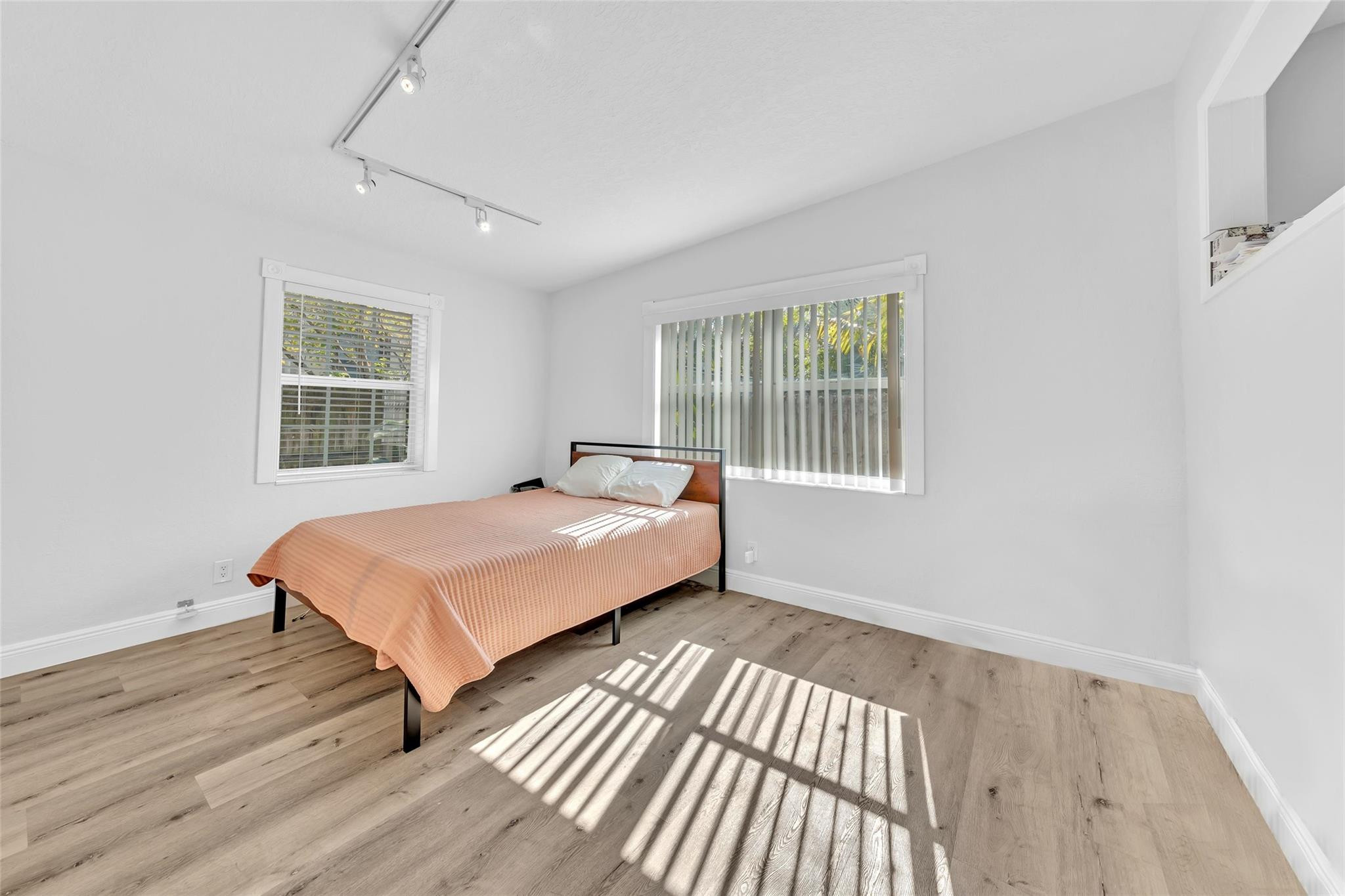 805 NE 17th #4, Fort Lauderdale FL 33304