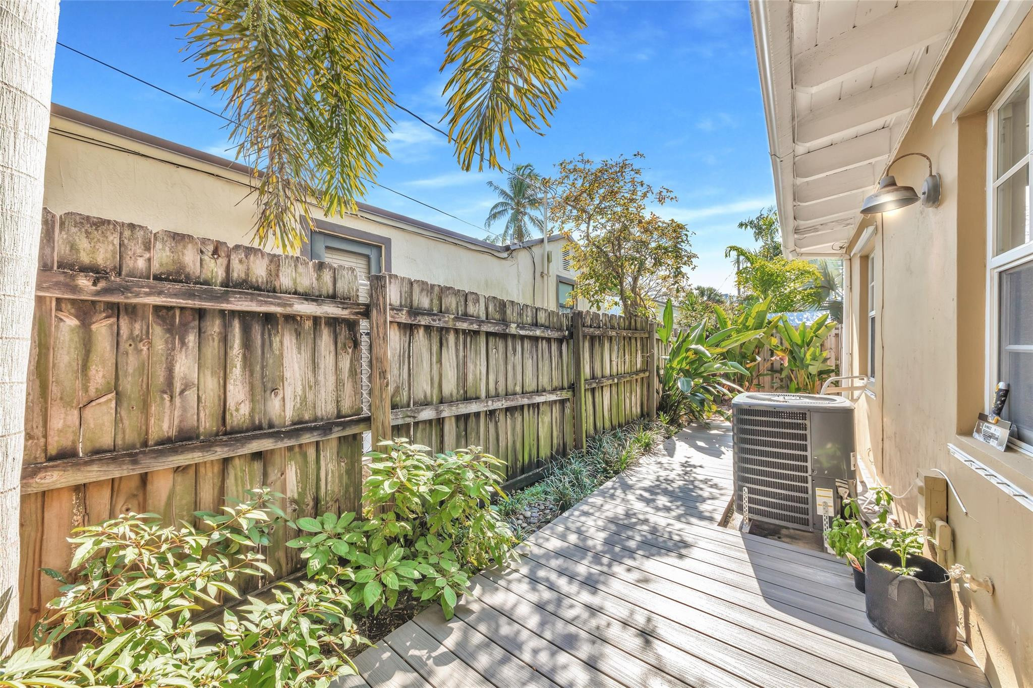 805 NE 17th #4, Fort Lauderdale FL 33304