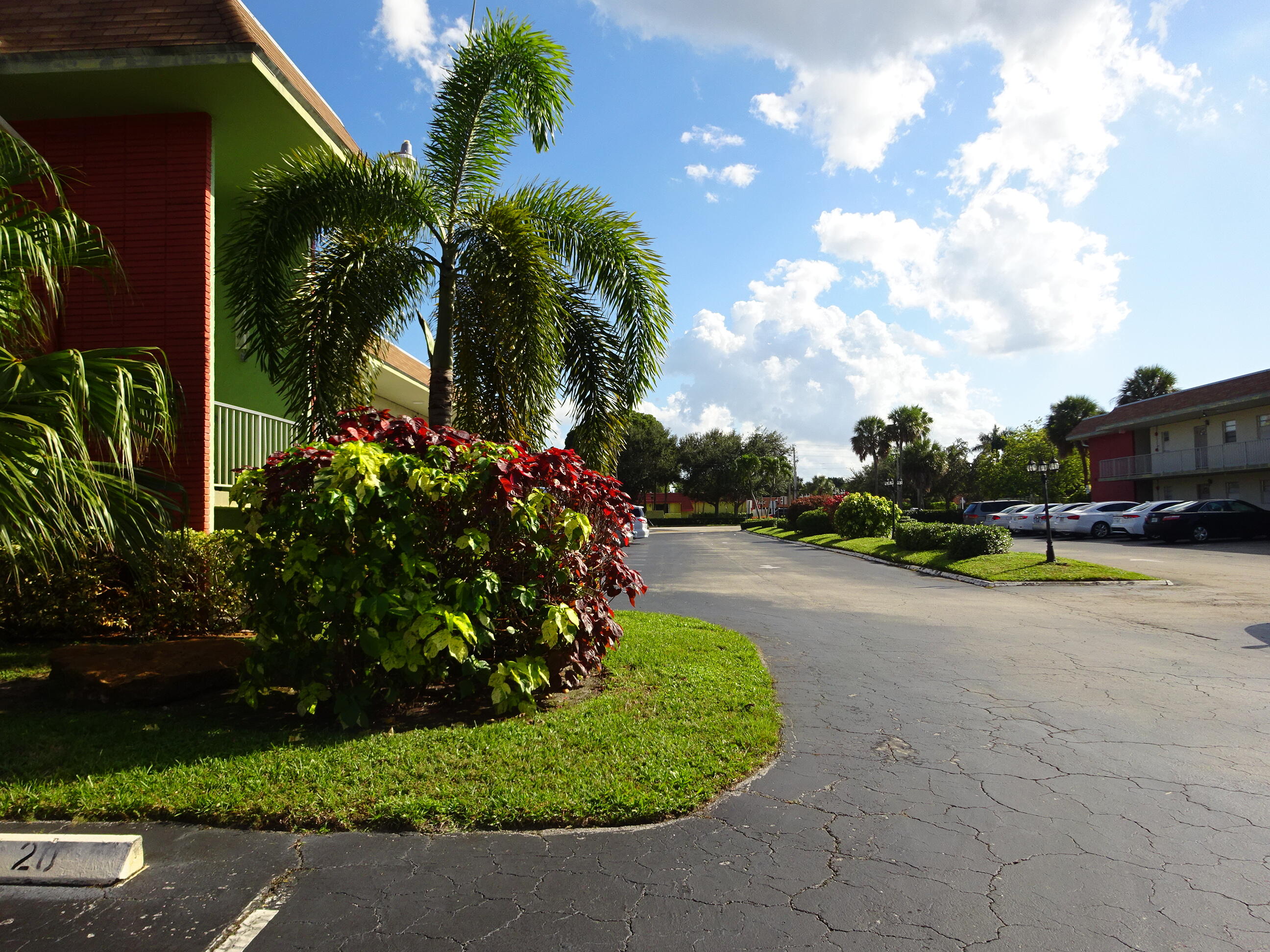 605 S STATE ROAD 7 #2D, Margate FL 33068