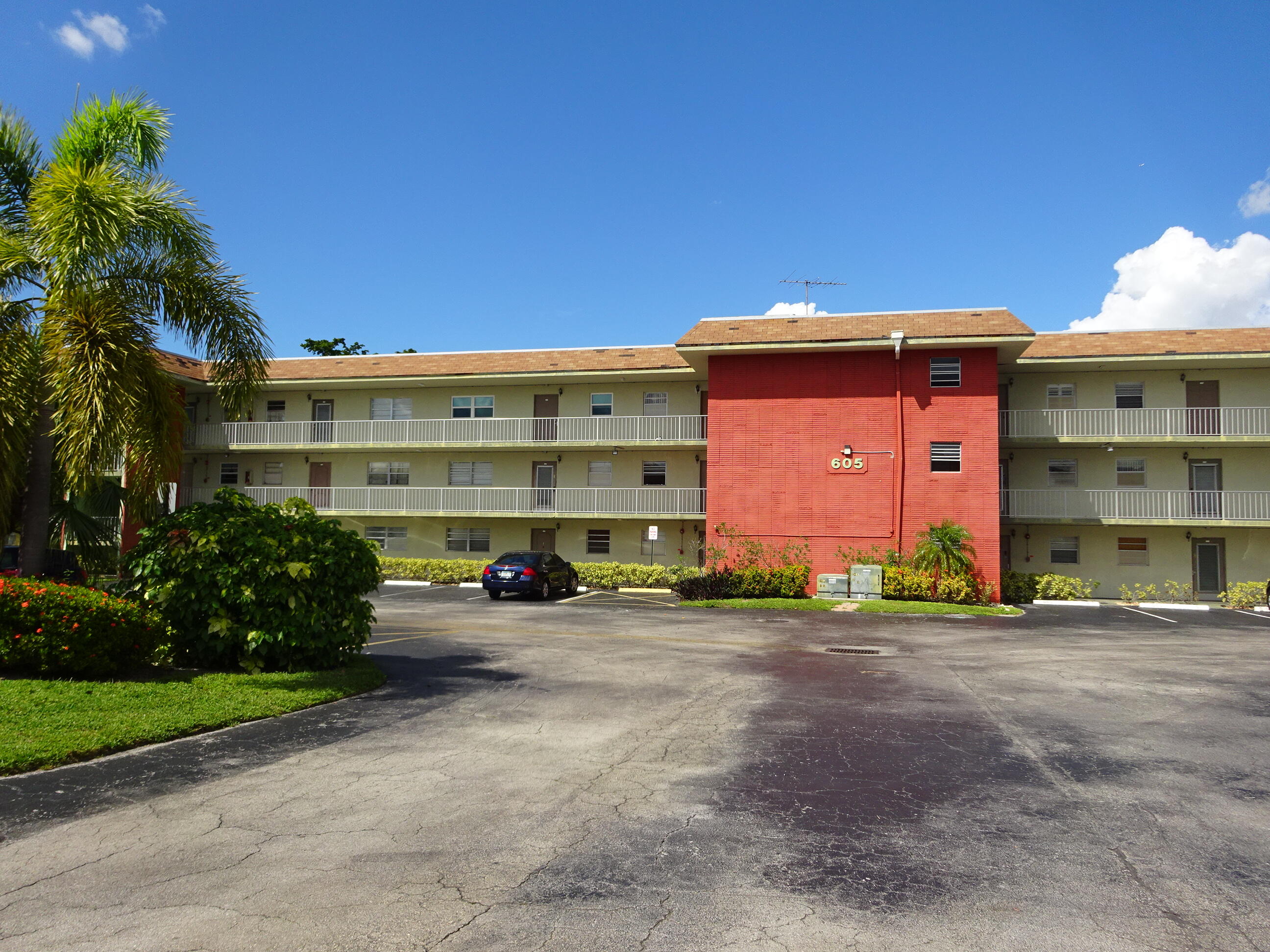 605 S STATE ROAD 7 #2D, Margate FL 33068
