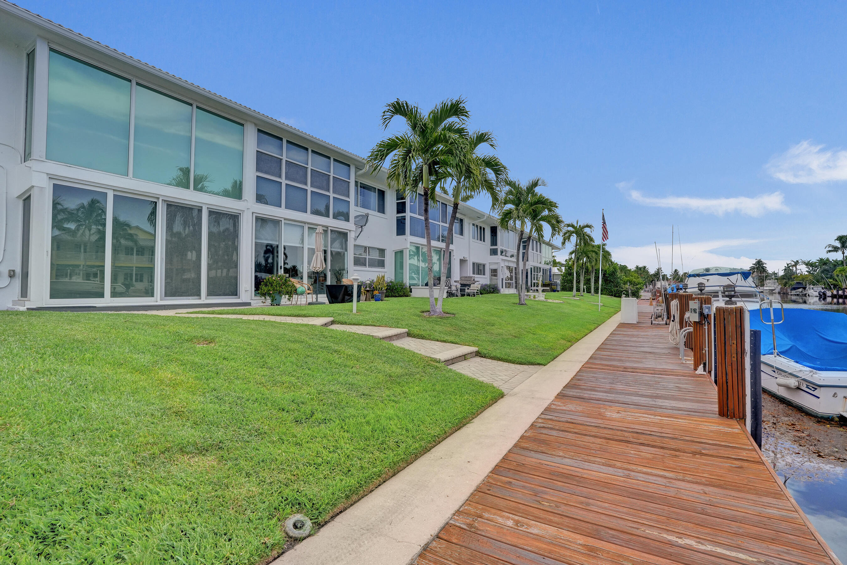 2400 NE 36th #10, Lighthouse Point FL 33064
