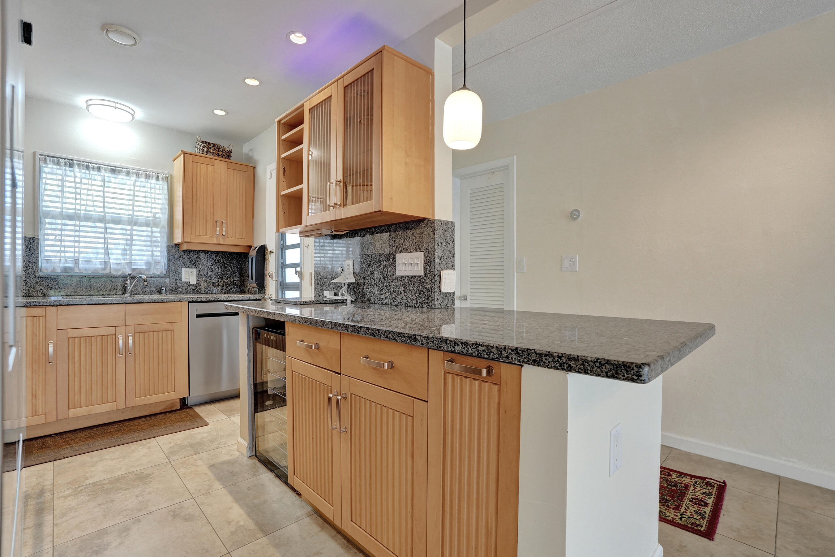 2400 NE 36th #10, Lighthouse Point FL 33064