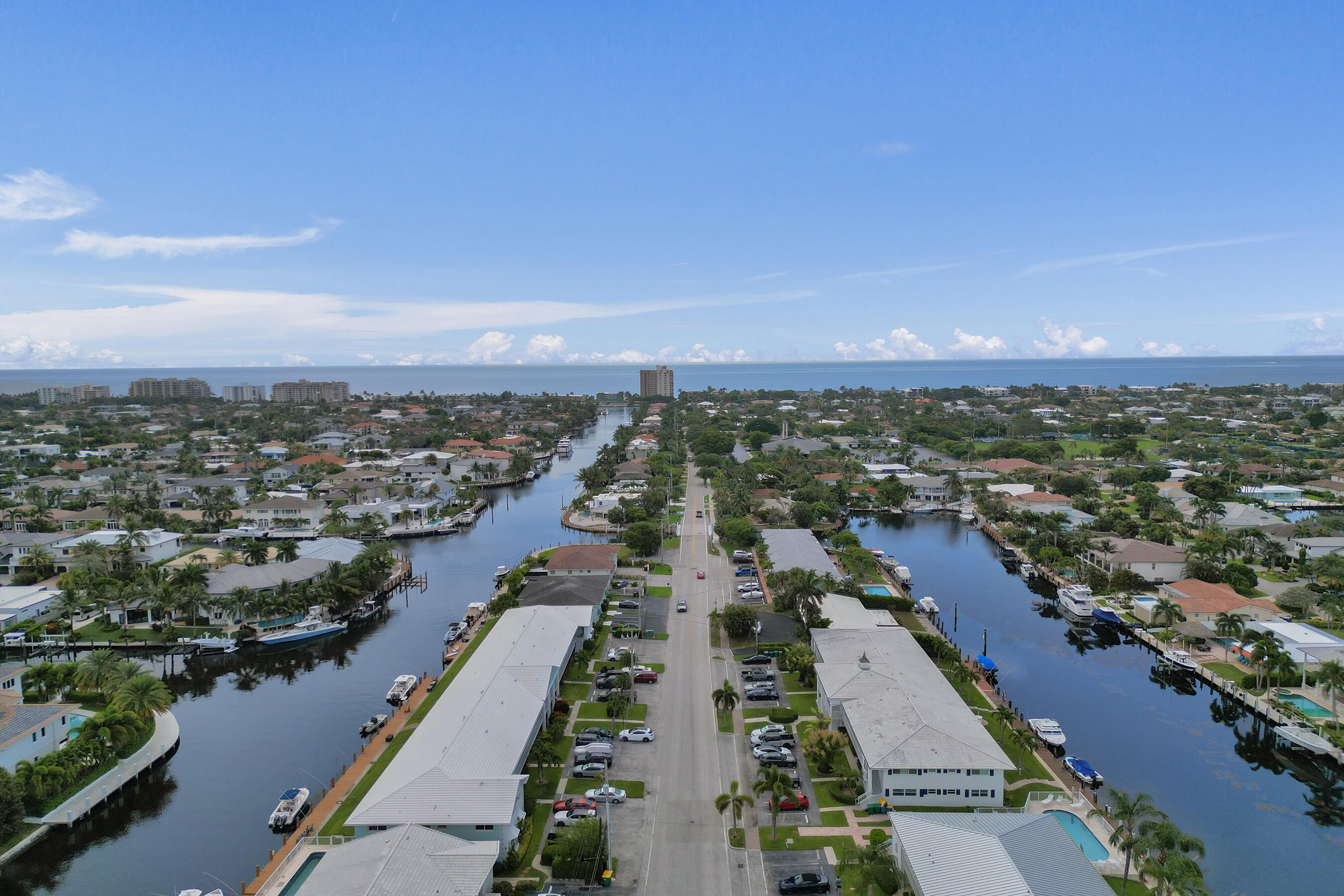 2400 NE 36th #10, Lighthouse Point FL 33064