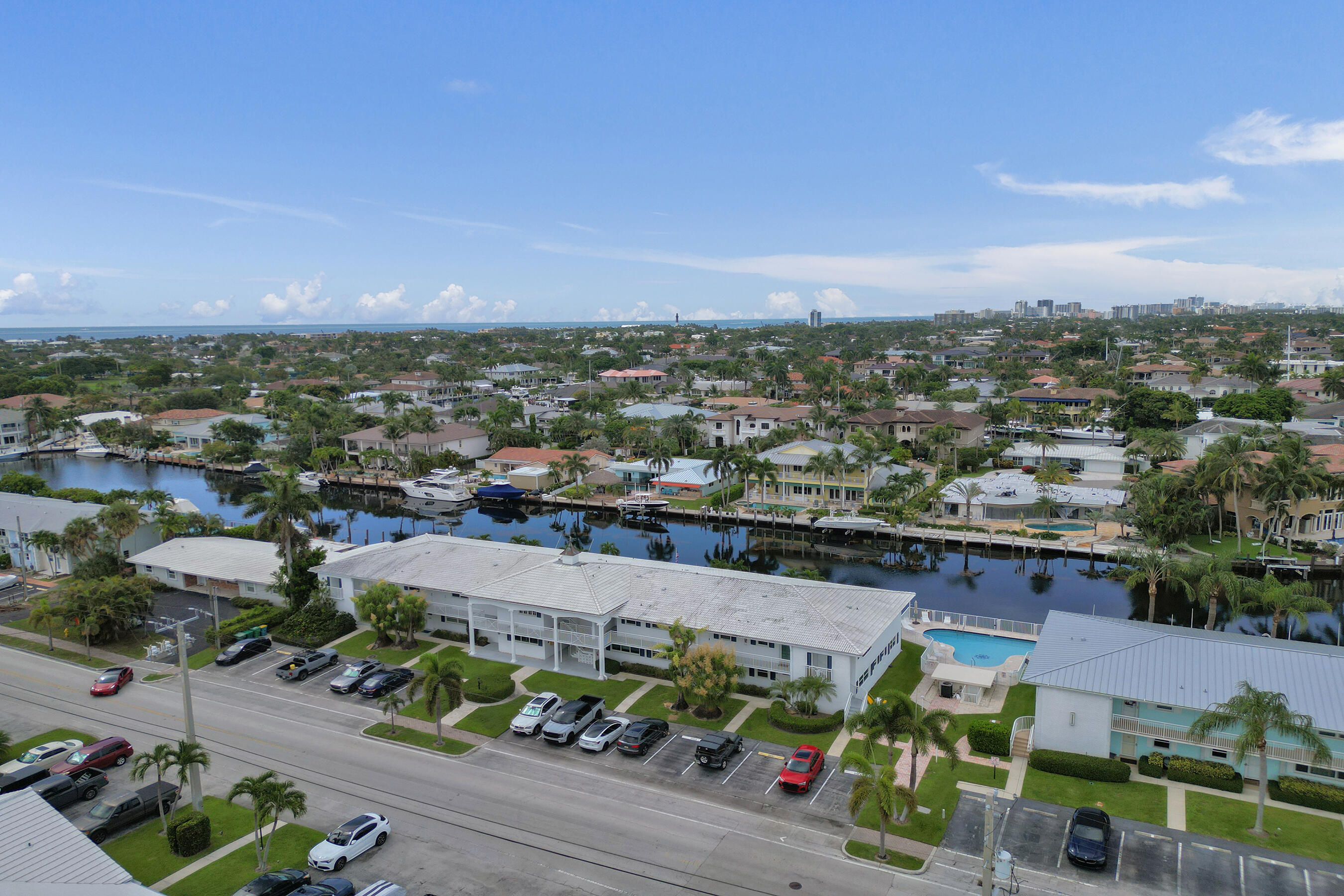 2400 NE 36th #10, Lighthouse Point FL 33064
