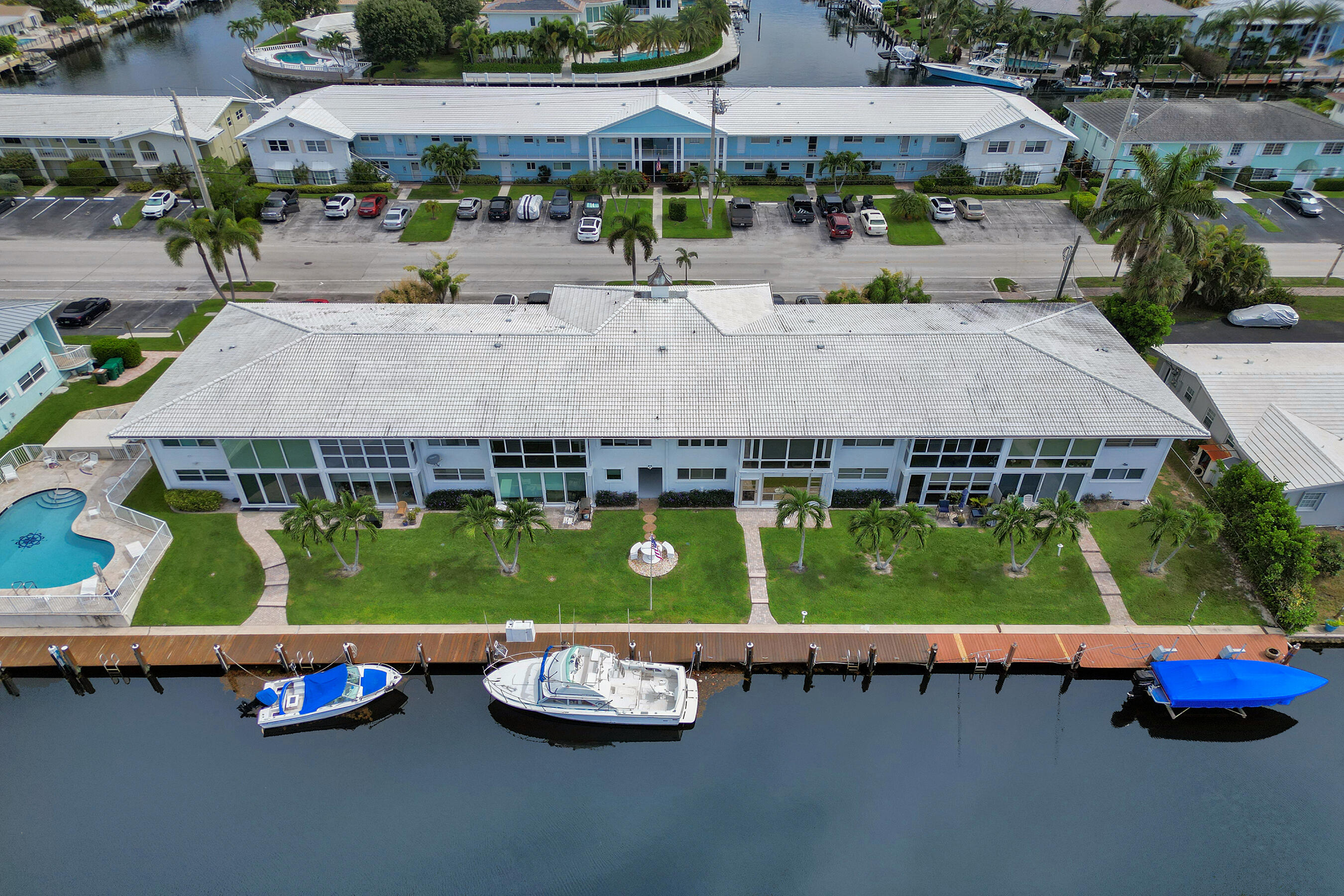 2400 NE 36th #10, Lighthouse Point FL 33064