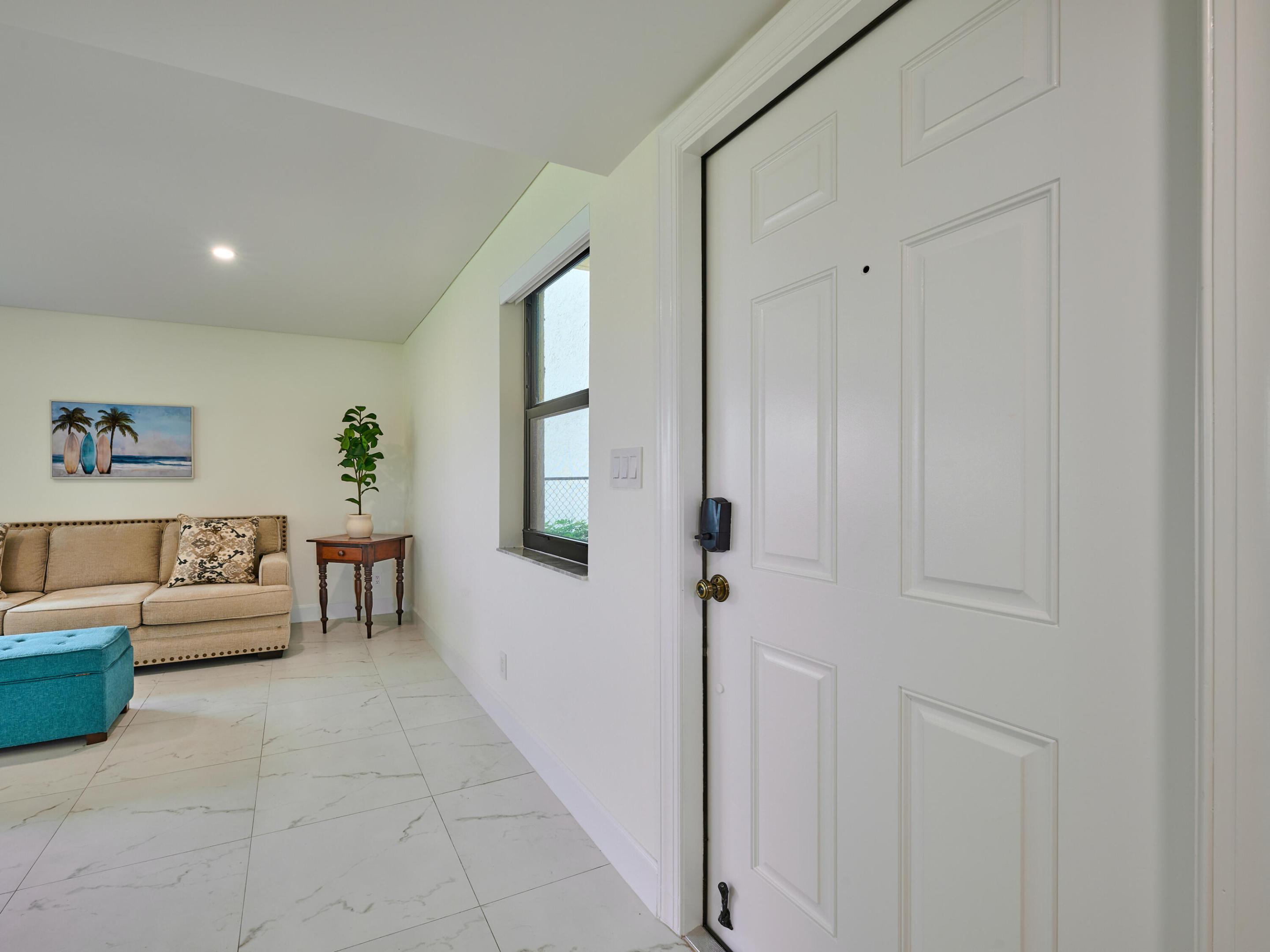 374 Golfview #106, North Palm Beach FL 33408