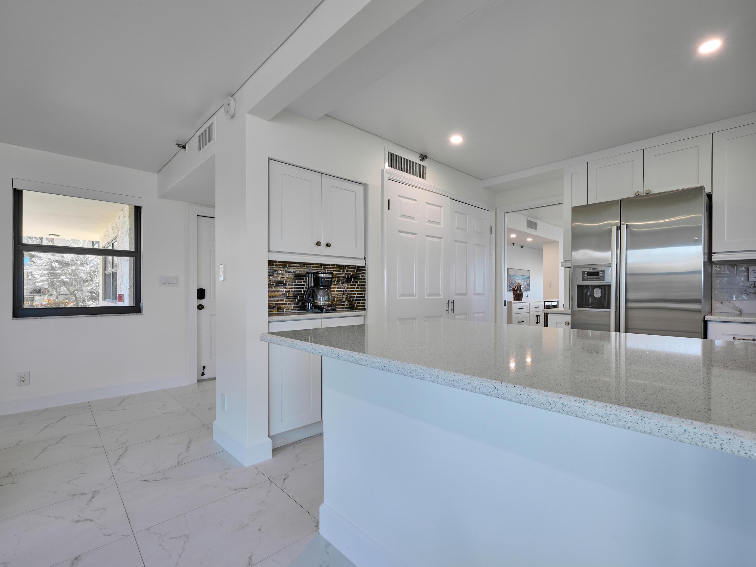 374 Golfview #106, North Palm Beach FL 33408