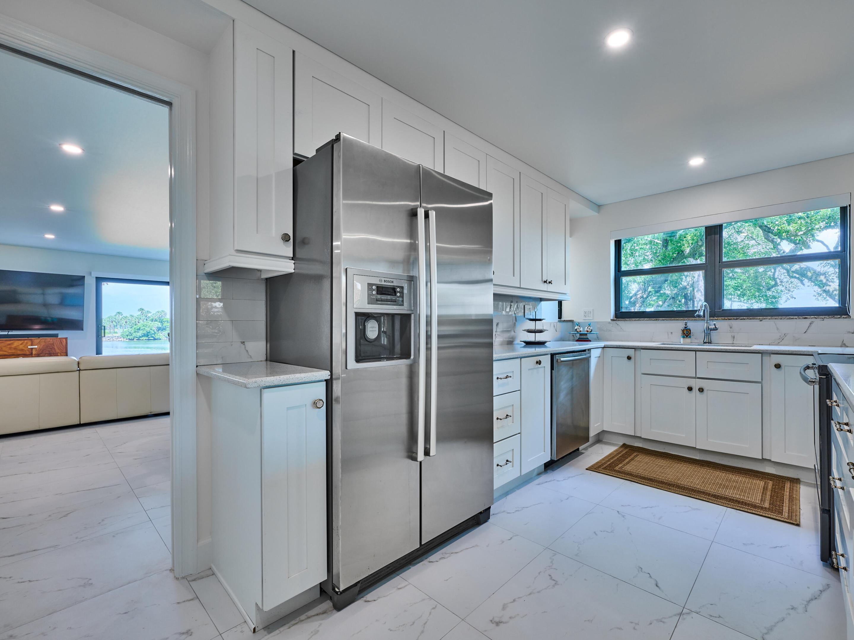 374 Golfview #106, North Palm Beach FL 33408