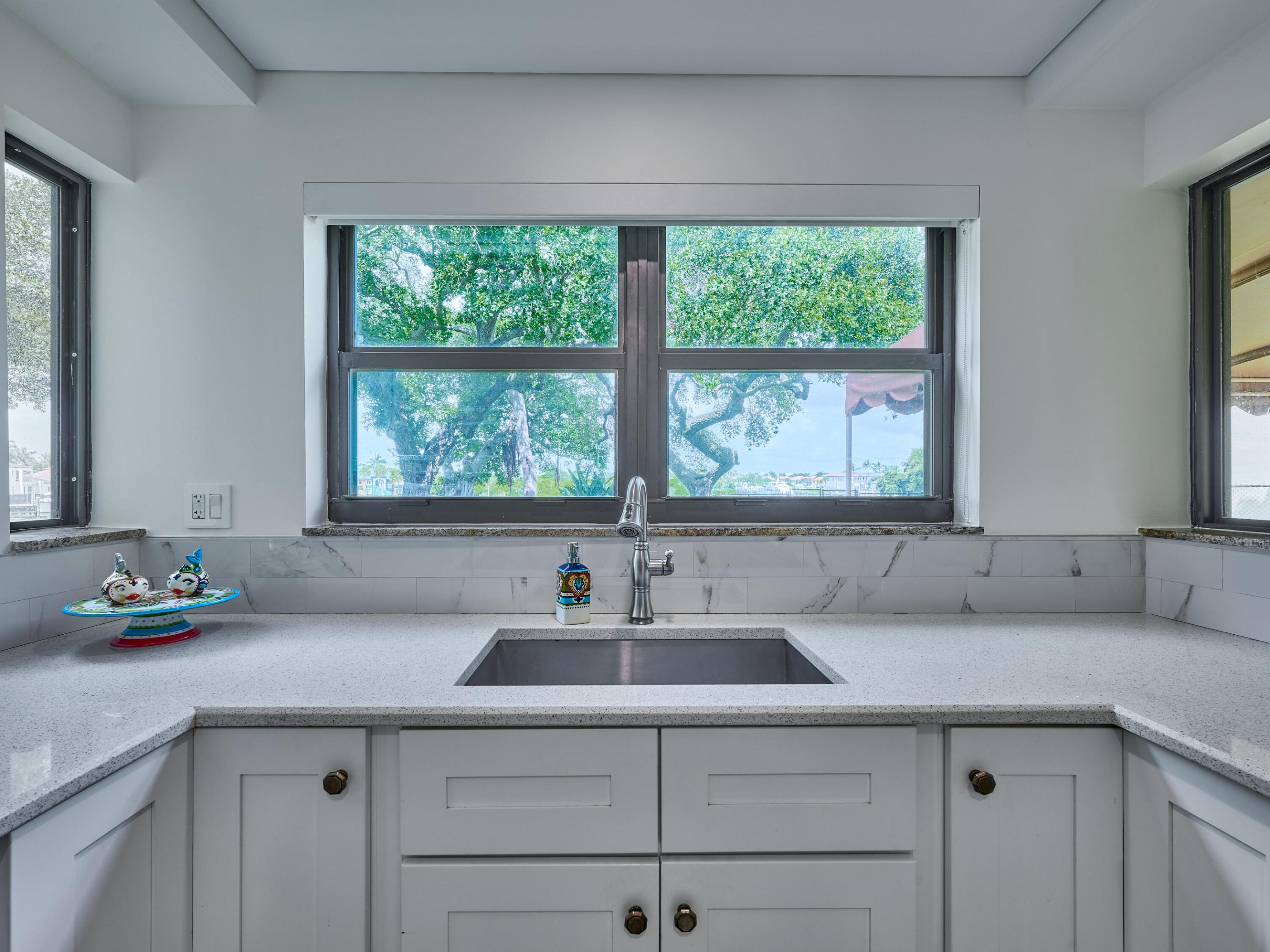 374 Golfview #106, North Palm Beach FL 33408