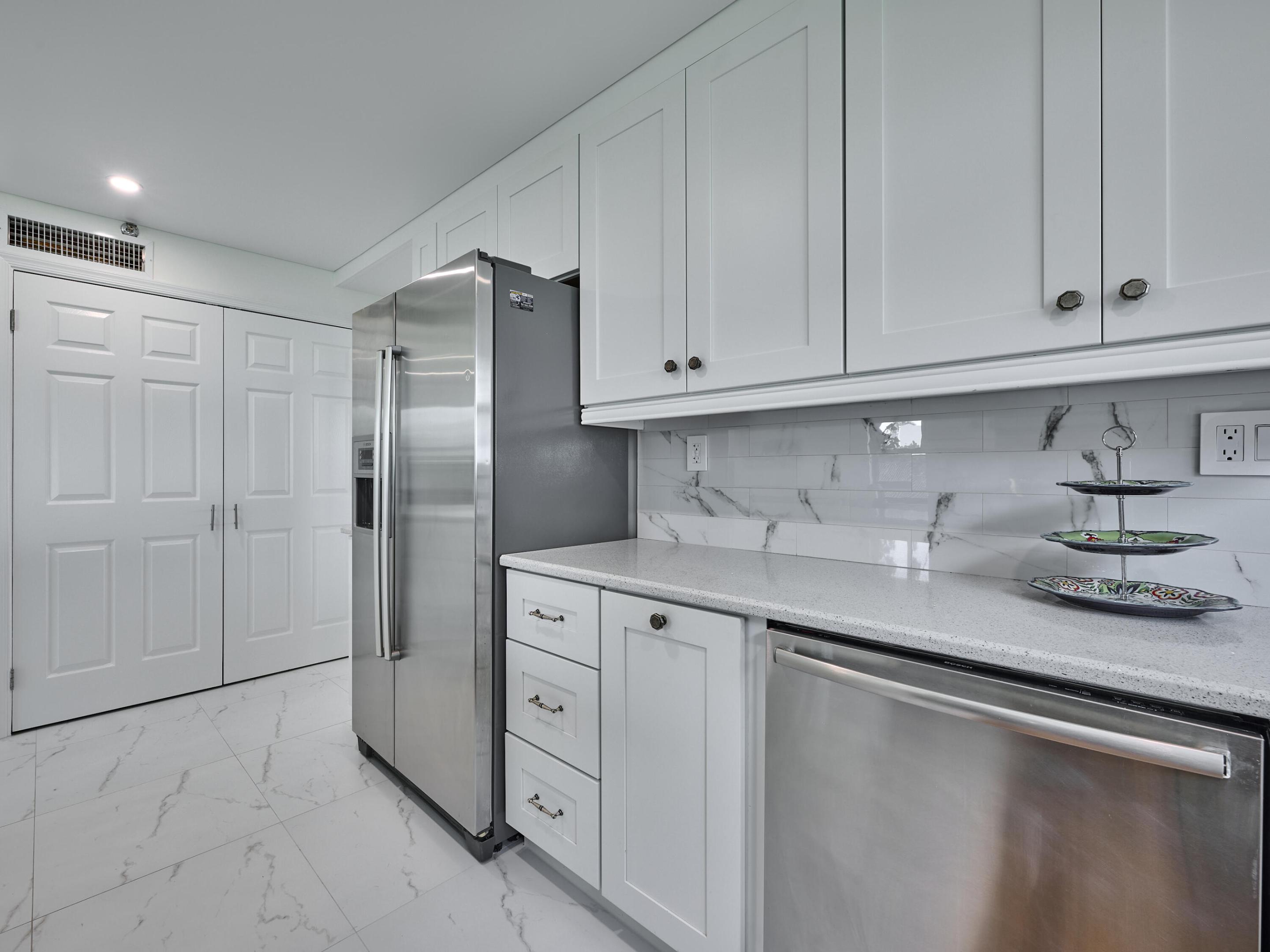 374 Golfview #106, North Palm Beach FL 33408