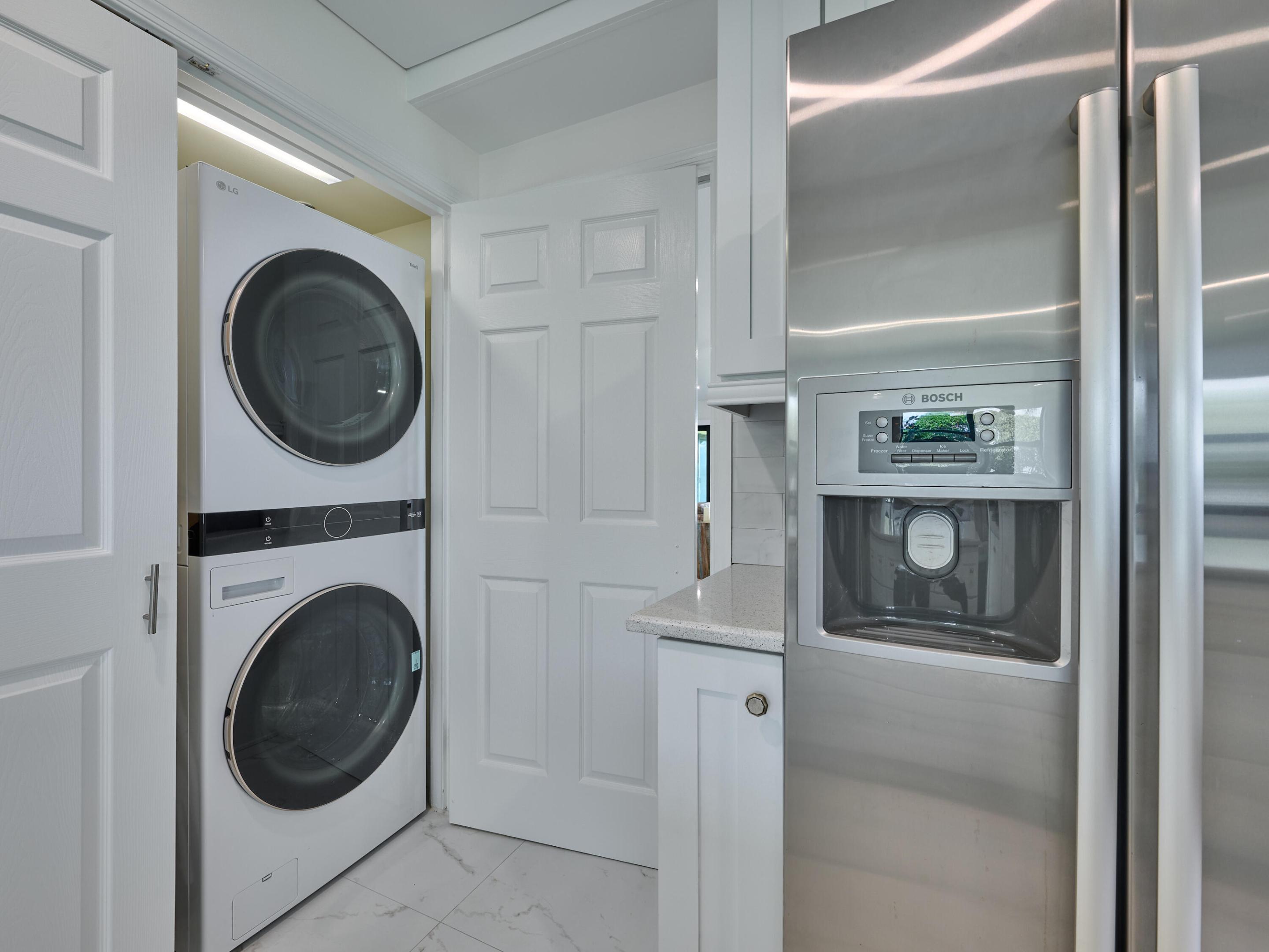 374 Golfview #106, North Palm Beach FL 33408