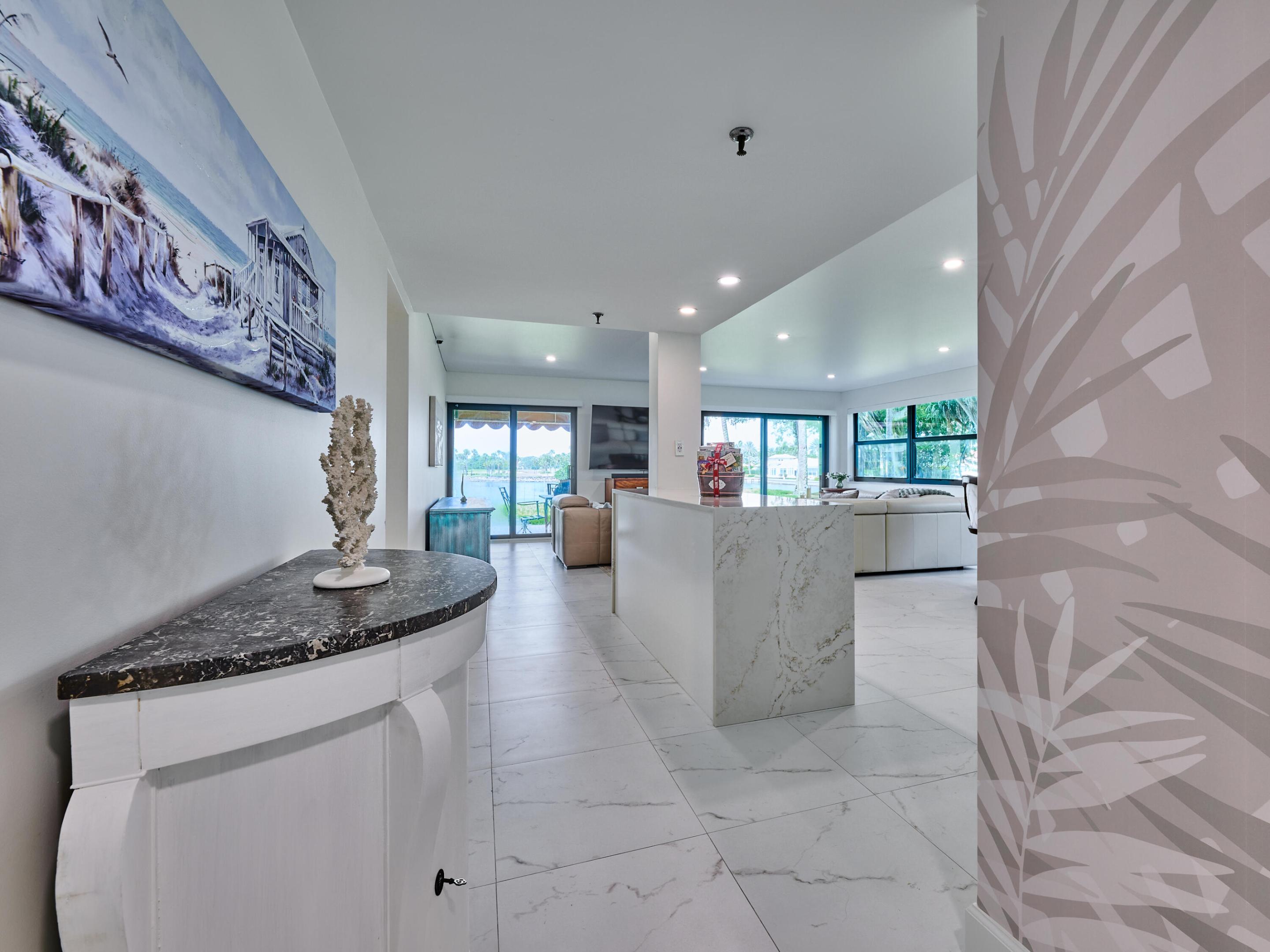 374 Golfview #106, North Palm Beach FL 33408