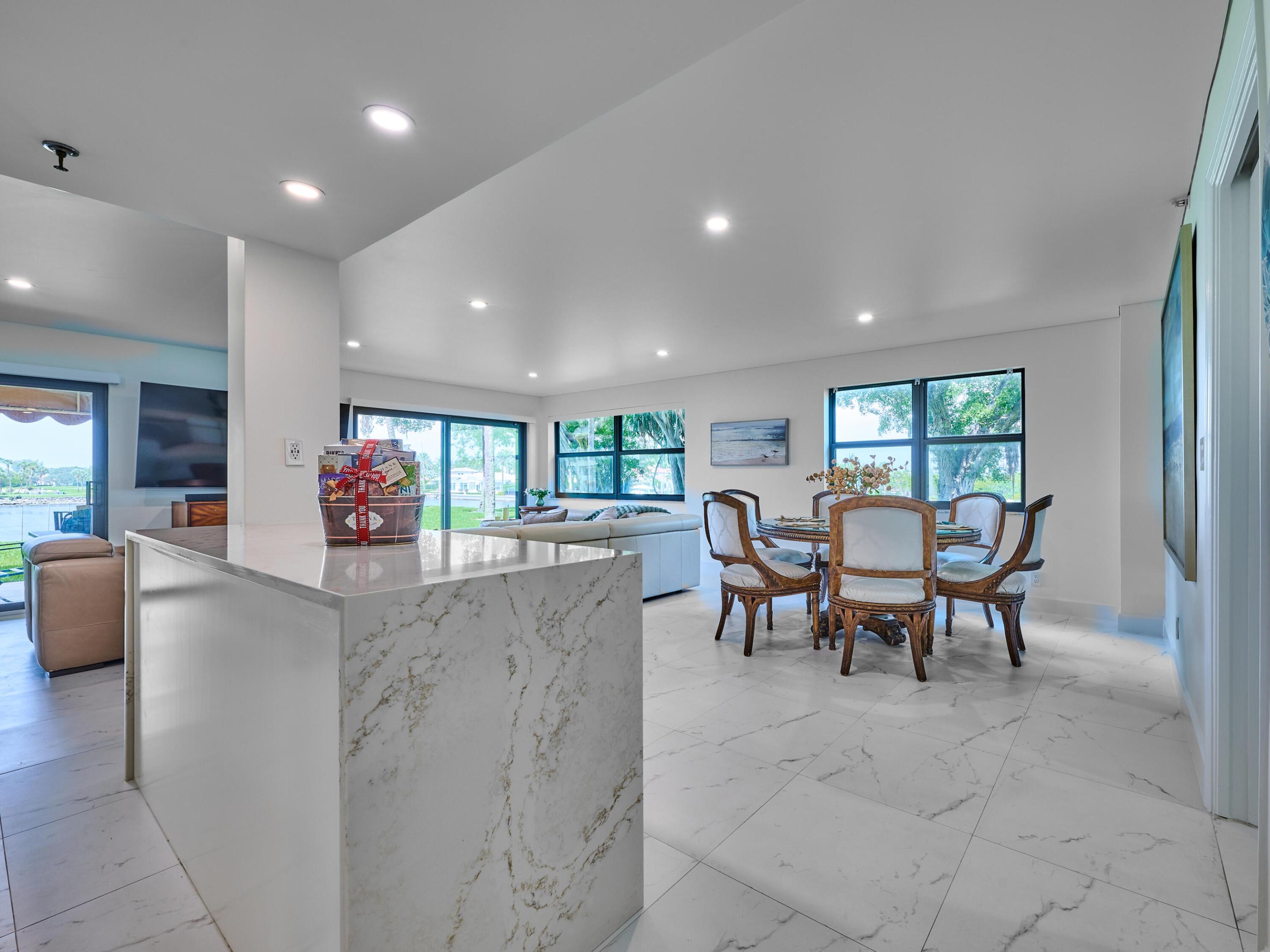 374 Golfview #106, North Palm Beach FL 33408