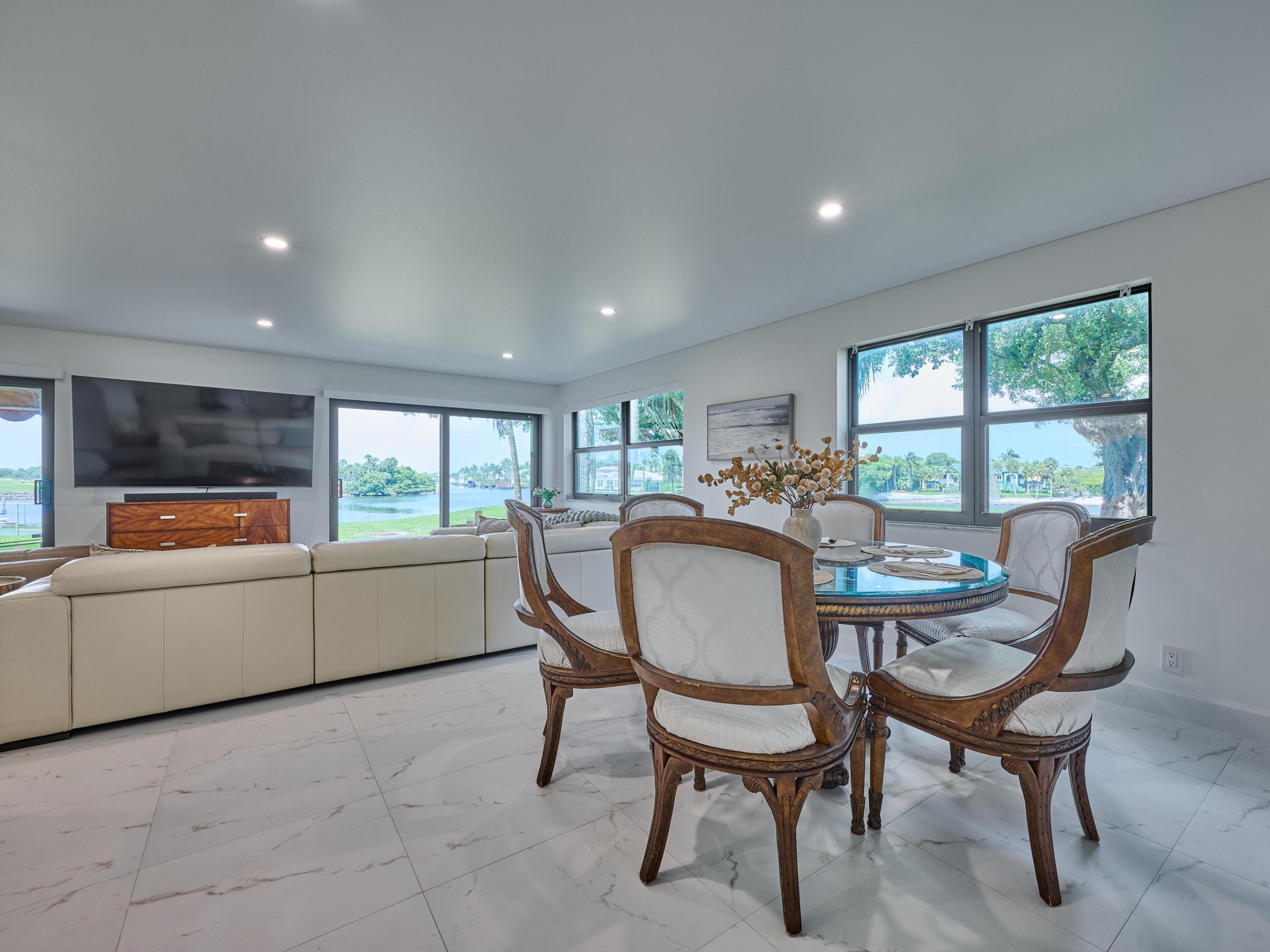 374 Golfview #106, North Palm Beach FL 33408