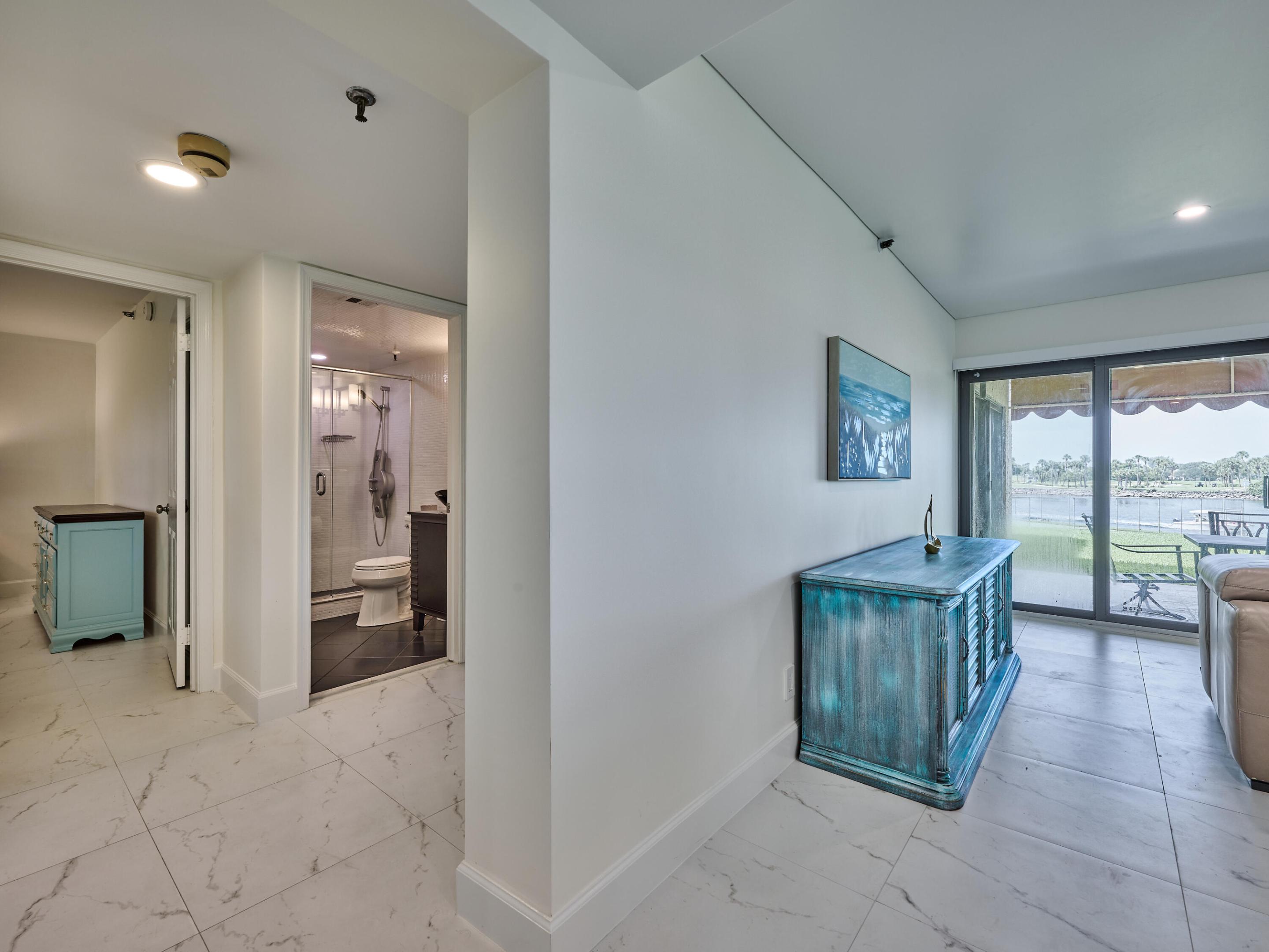 374 Golfview #106, North Palm Beach FL 33408