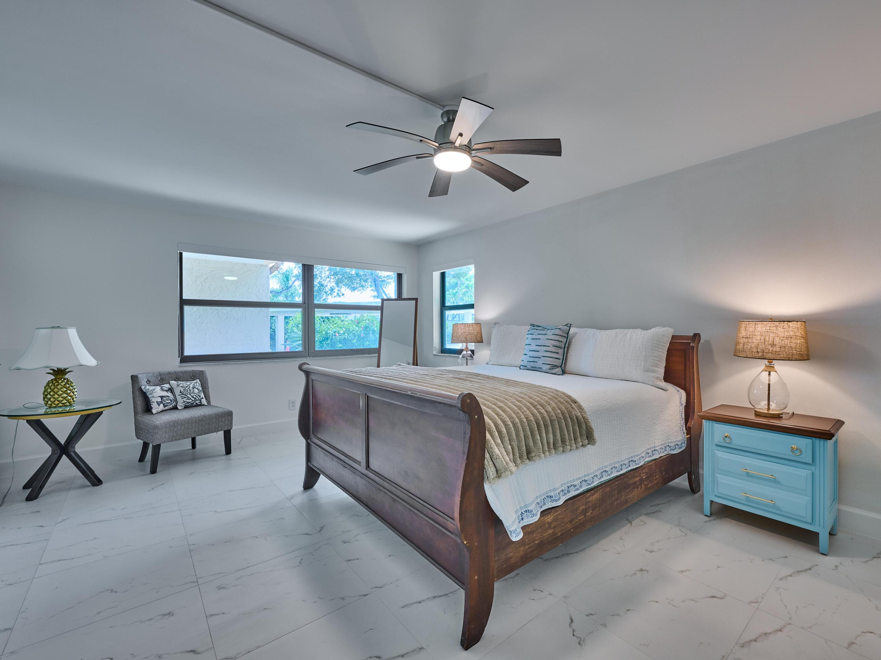374 Golfview #106, North Palm Beach FL 33408