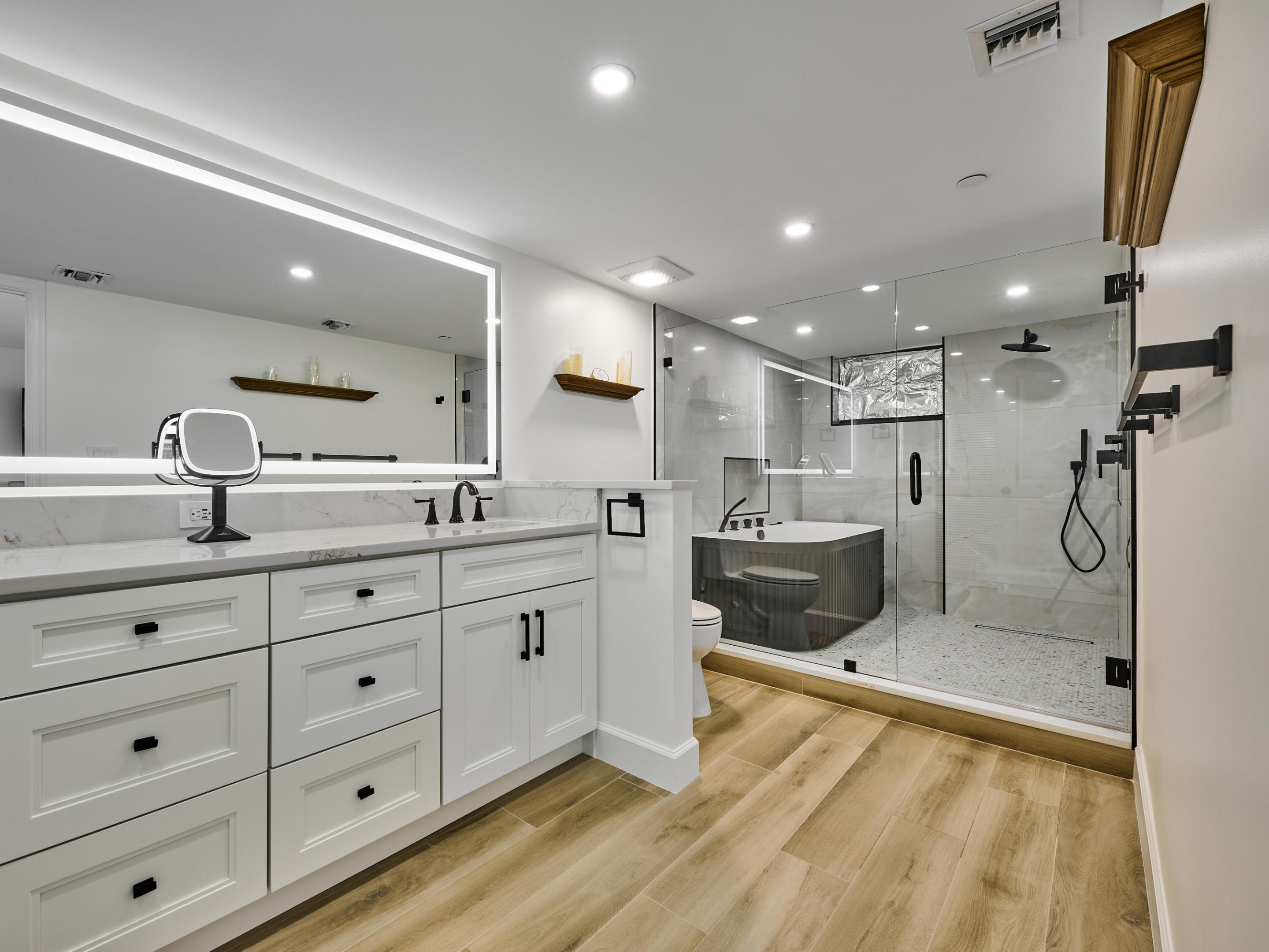374 Golfview #106, North Palm Beach FL 33408