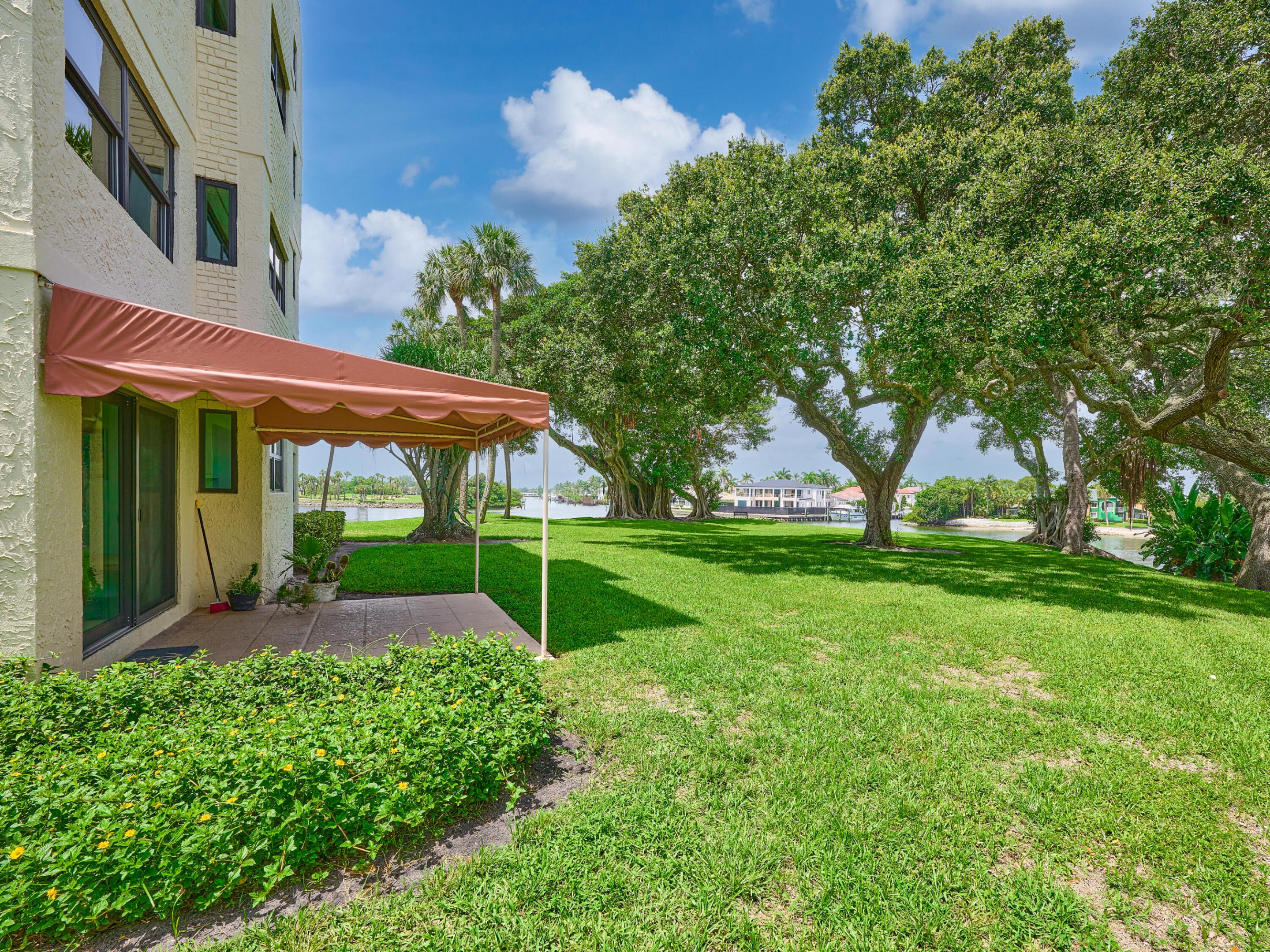 374 Golfview #106, North Palm Beach FL 33408