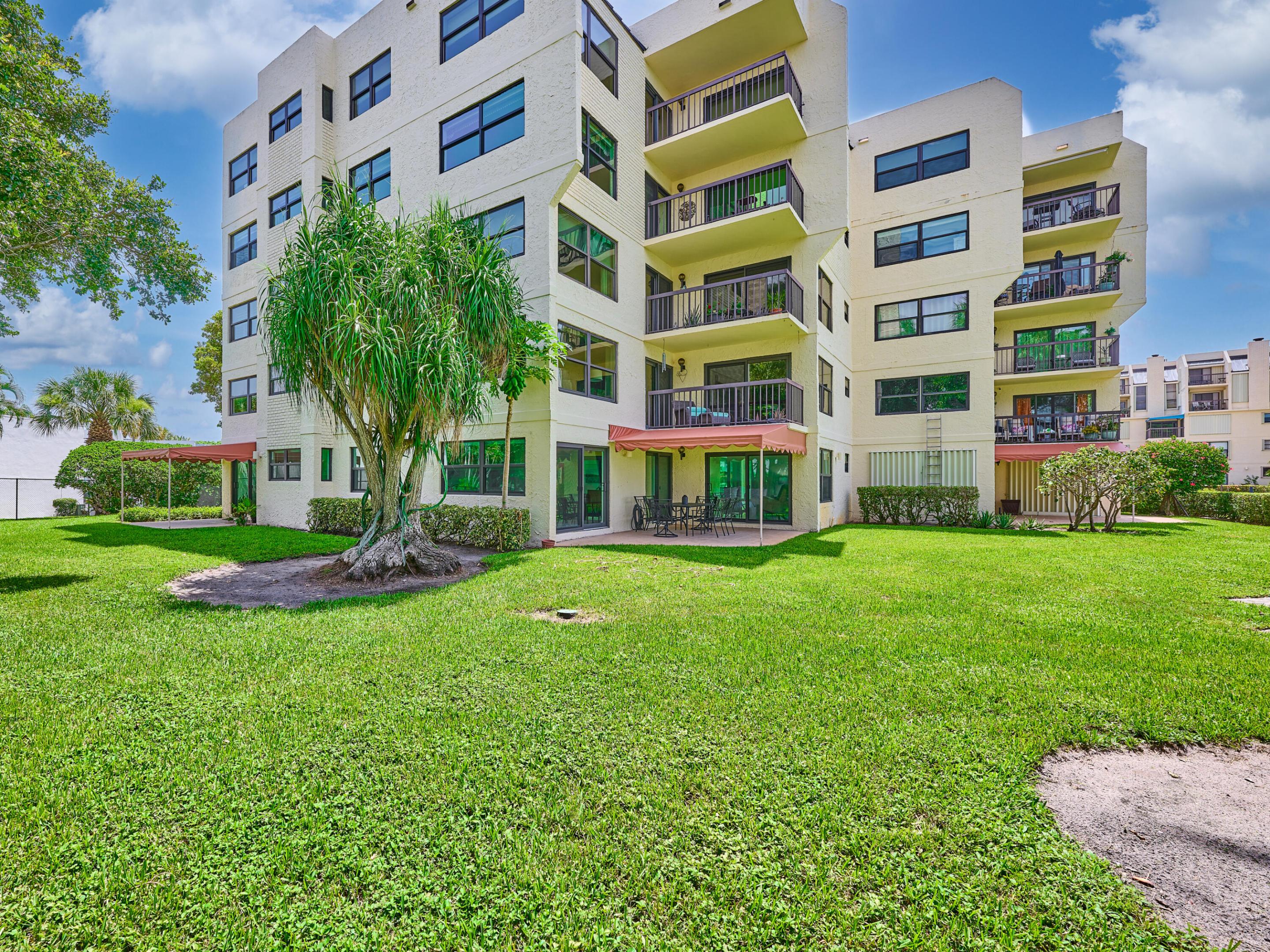 374 Golfview #106, North Palm Beach FL 33408