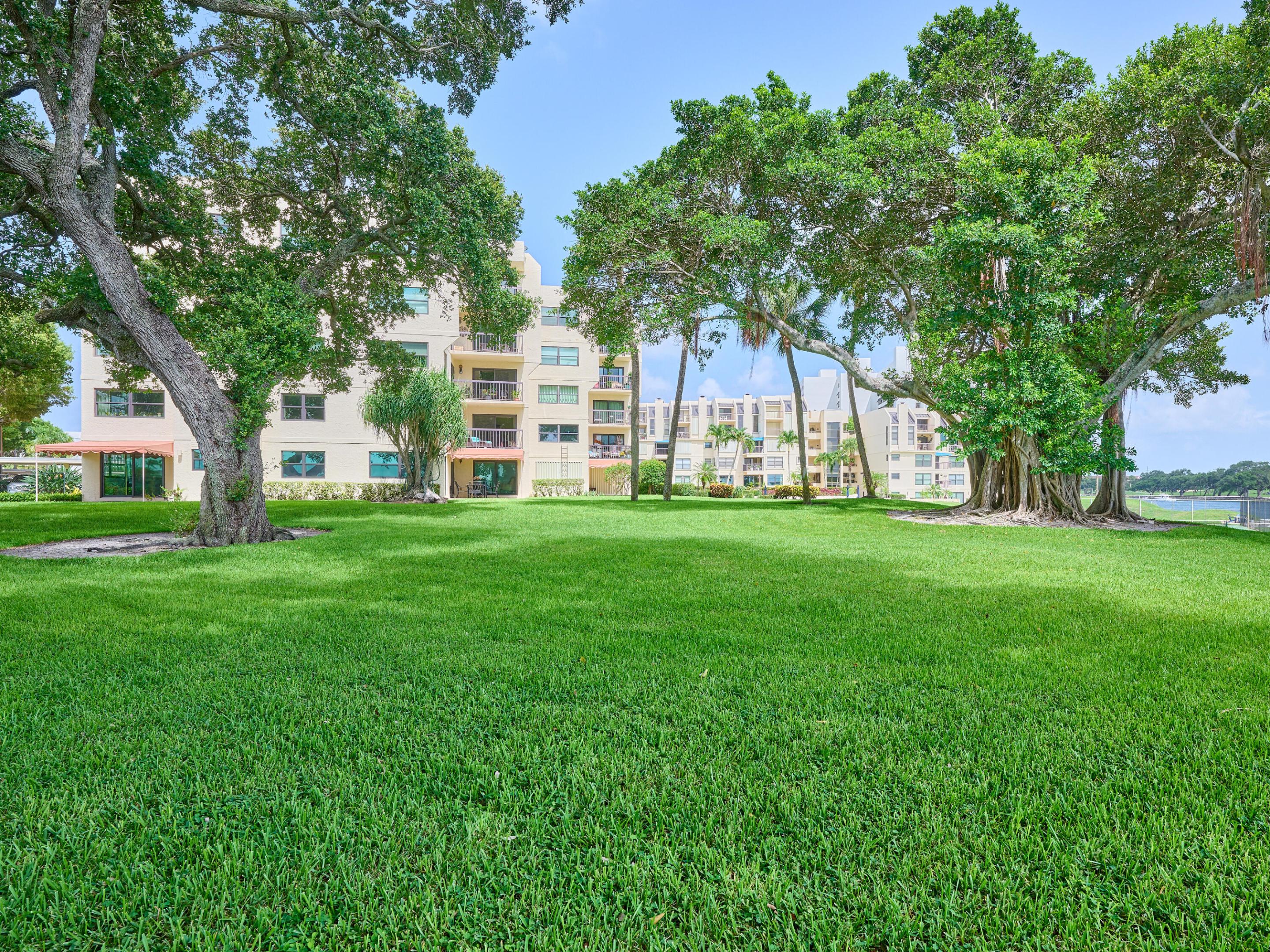 374 Golfview #106, North Palm Beach FL 33408