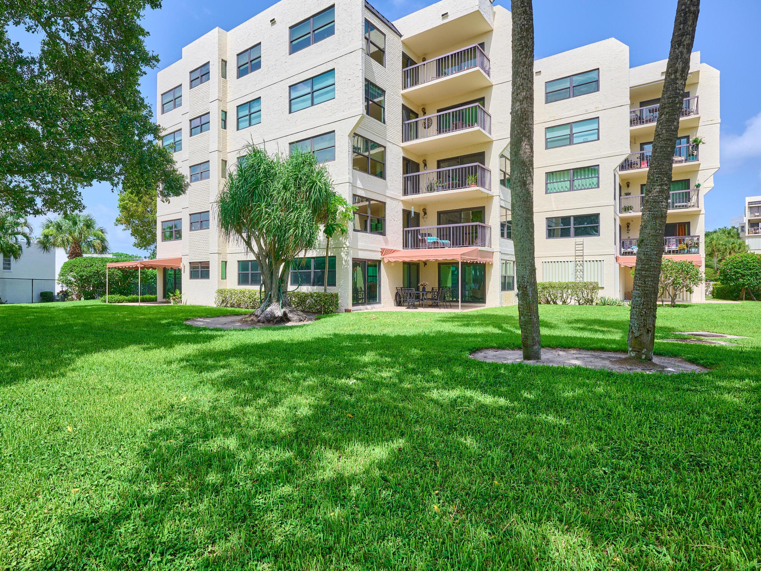 374 Golfview #106, North Palm Beach FL 33408