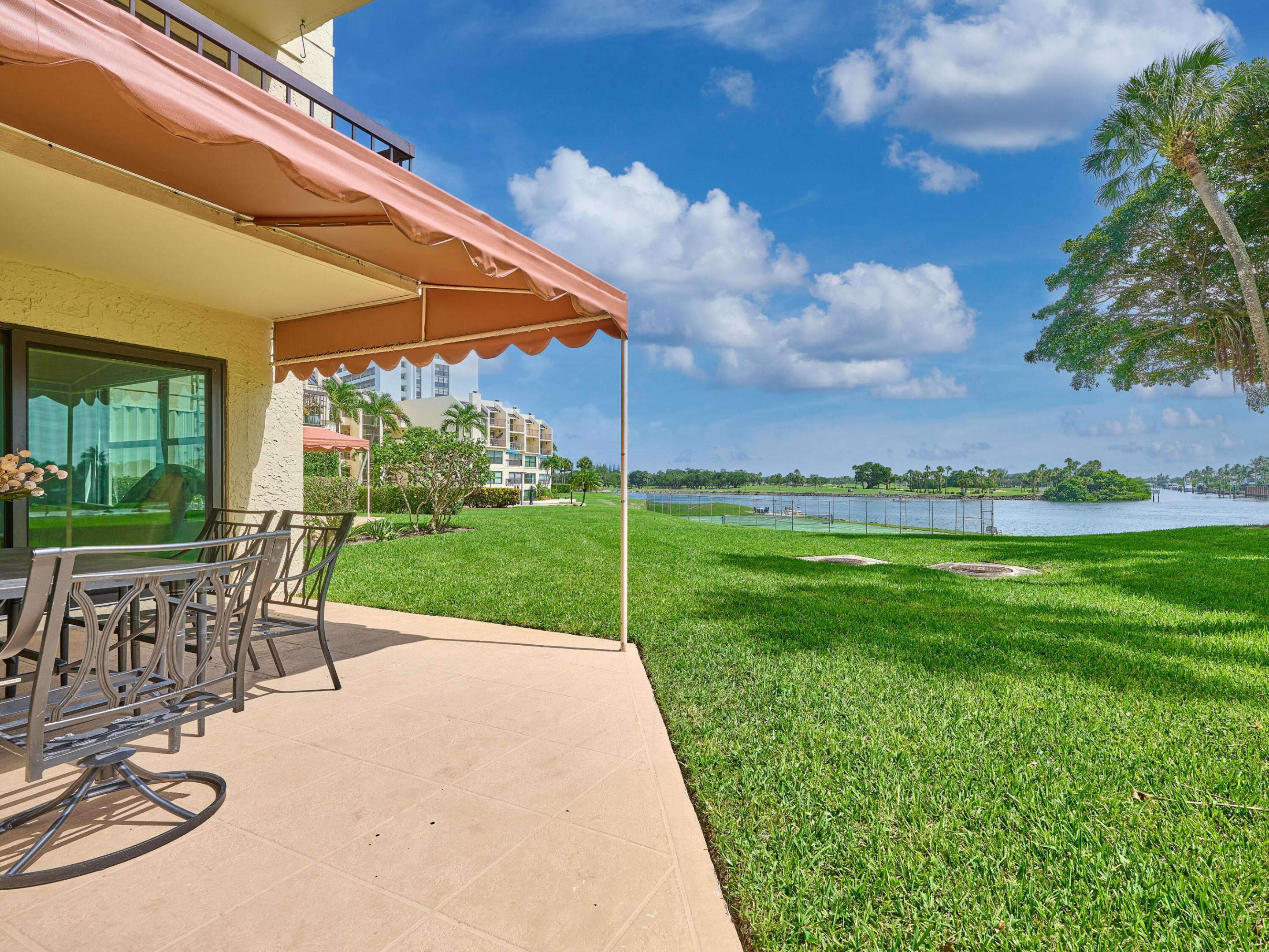 374 Golfview #106, North Palm Beach FL 33408