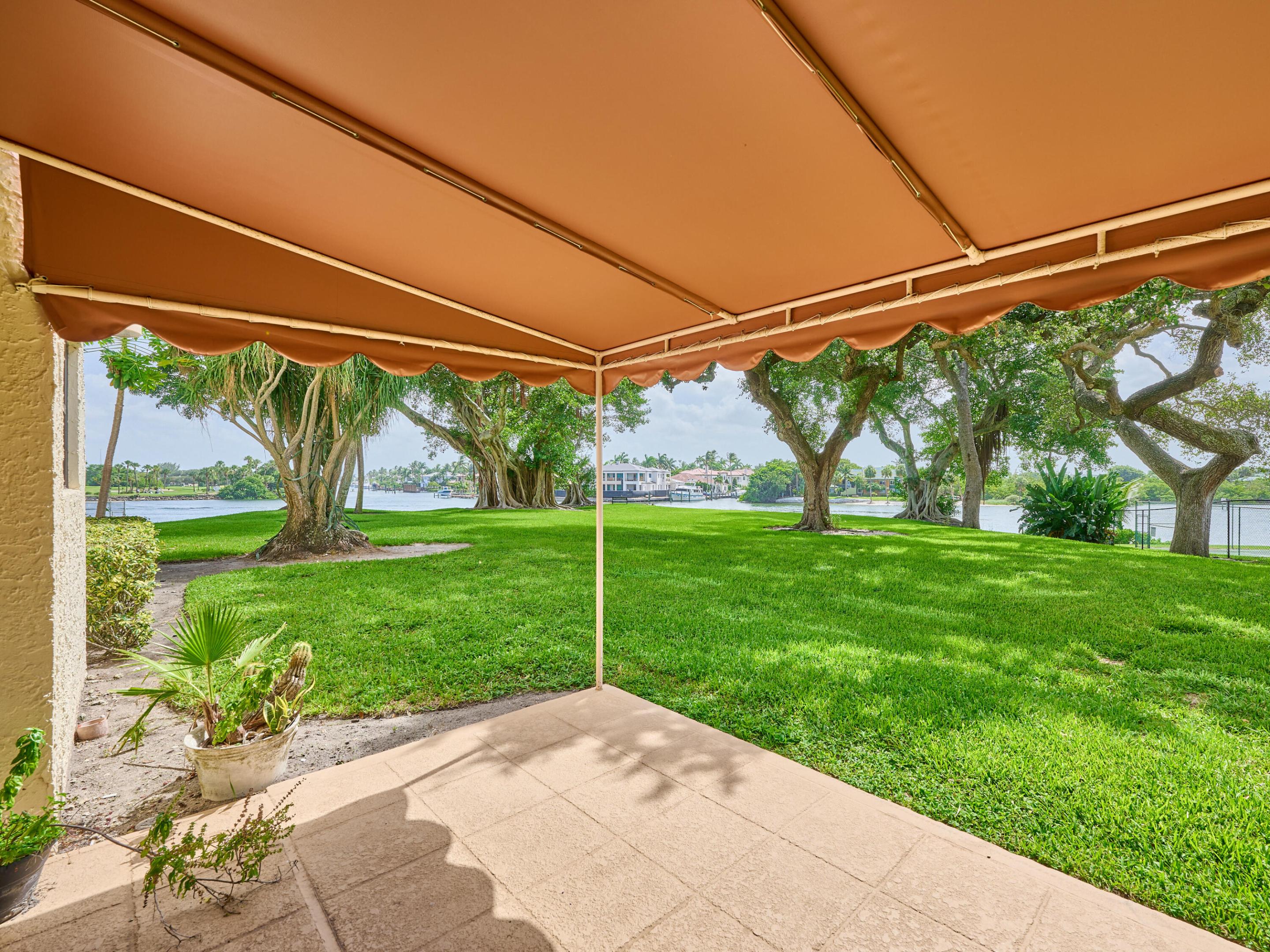 374 Golfview #106, North Palm Beach FL 33408