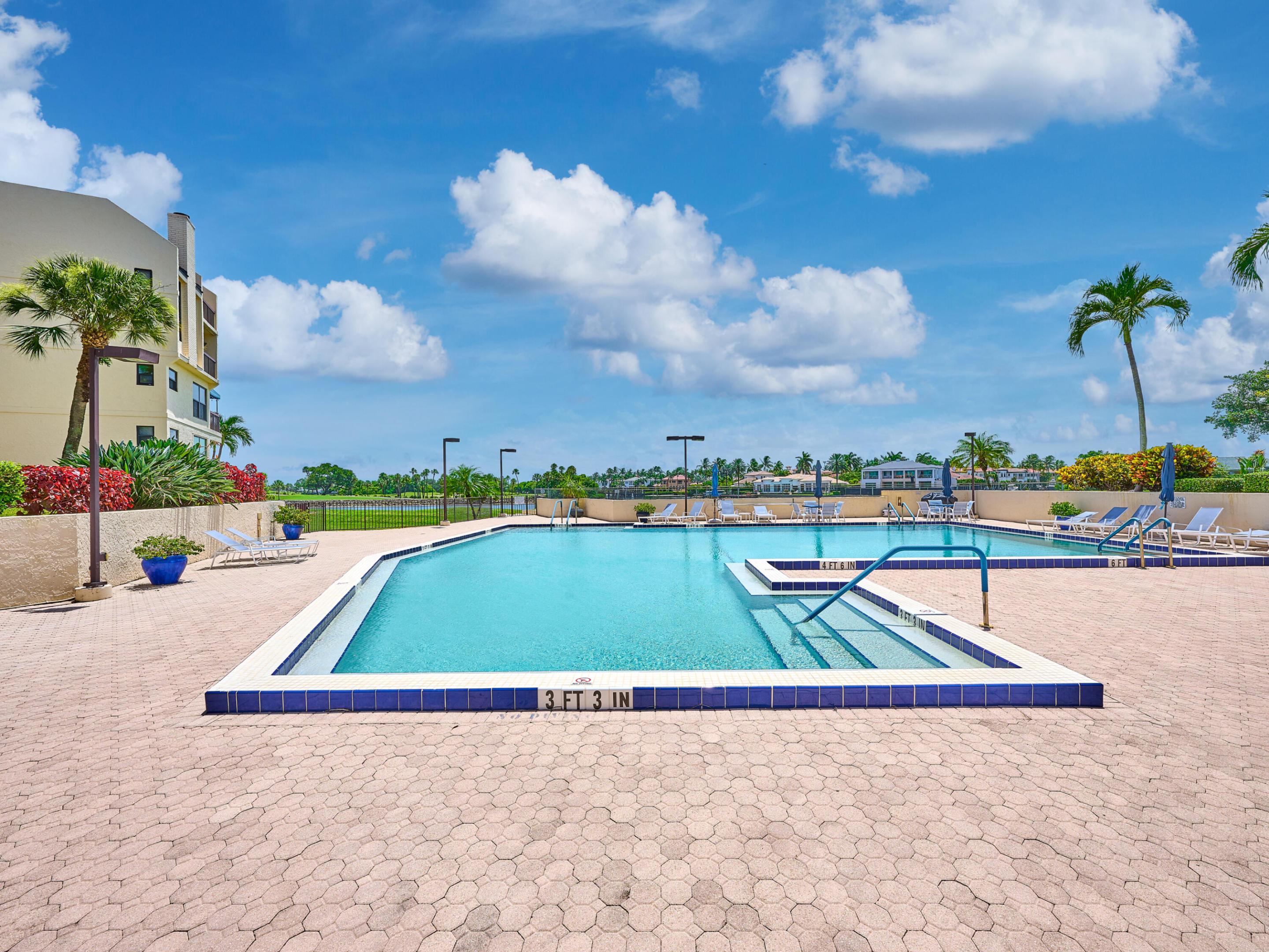 374 Golfview #106, North Palm Beach FL 33408